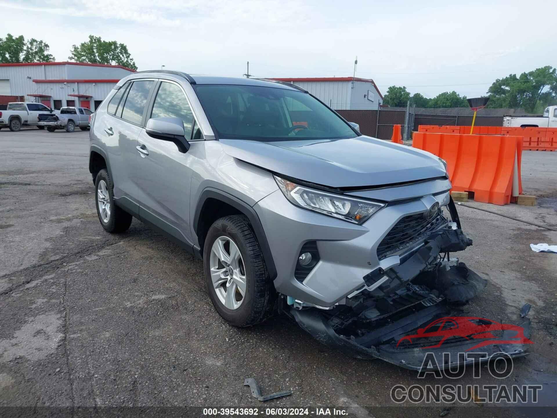 TOYOTA RAV4 2020 - JTMP1RFV2LD058112