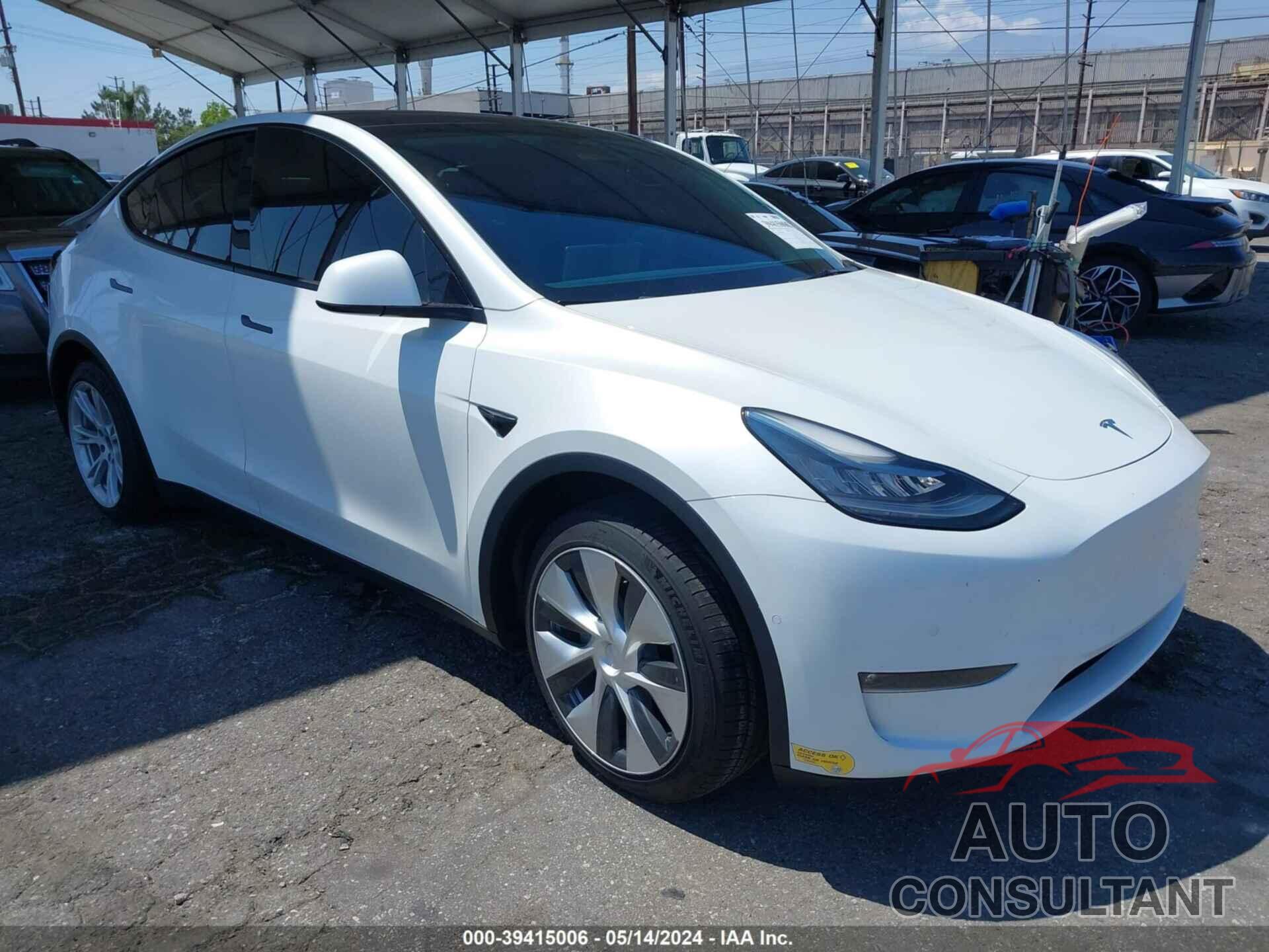 TESLA MODEL Y 2021 - 5YJYGDEE0MF203584