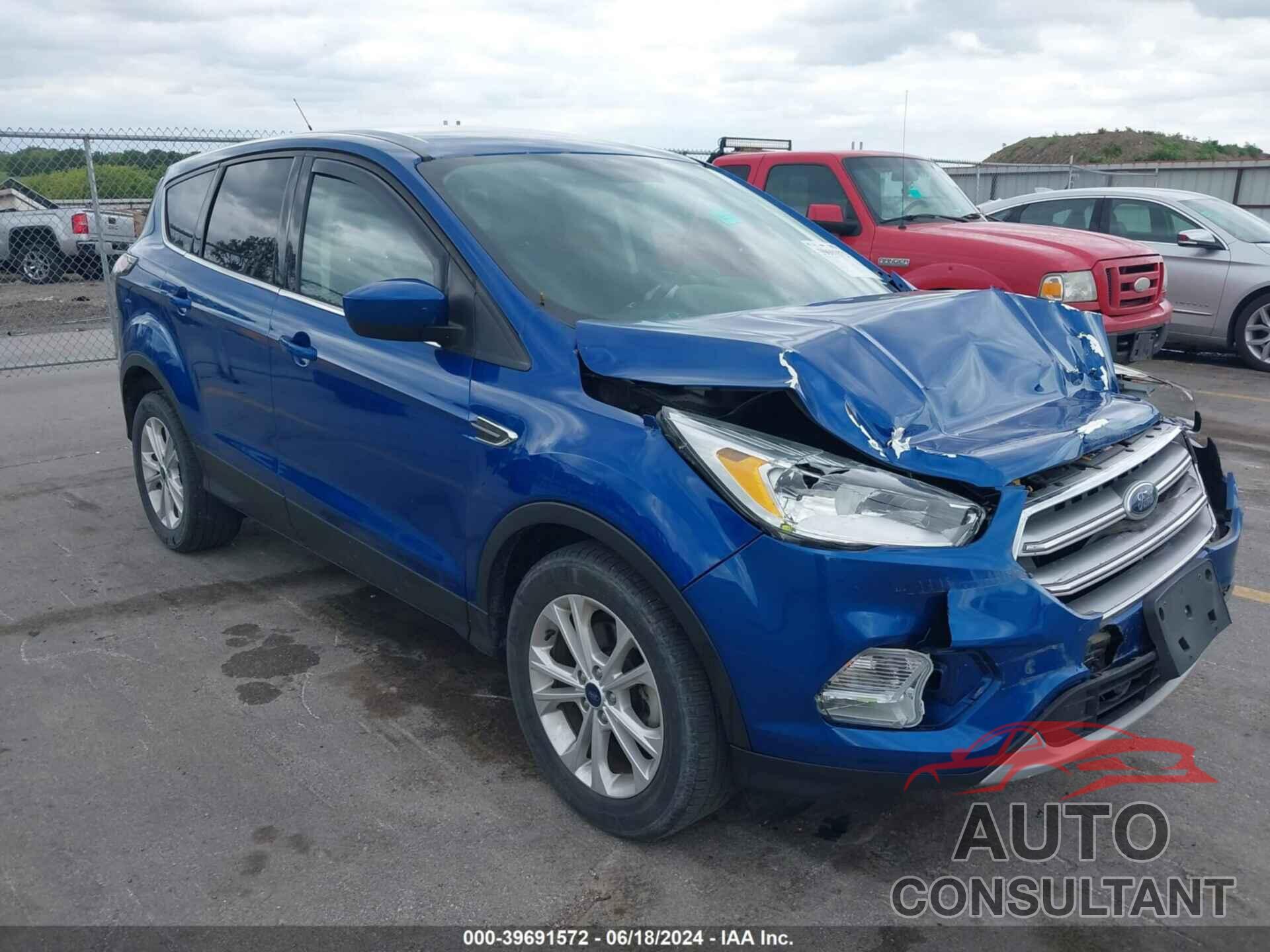 FORD ESCAPE 2017 - 1FMCU0GD2HUB29397