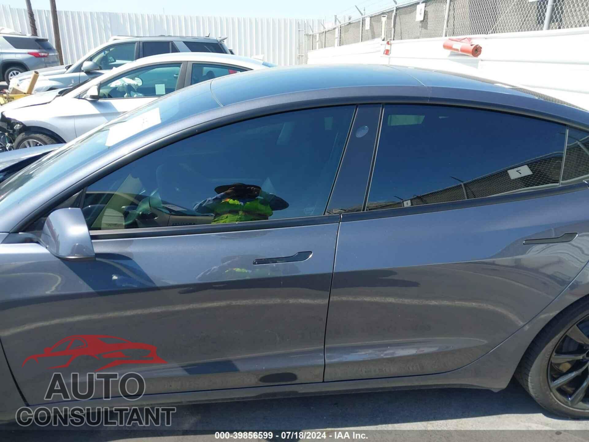 TESLA MODEL 3 2021 - 5YJ3E1EA6MF098612