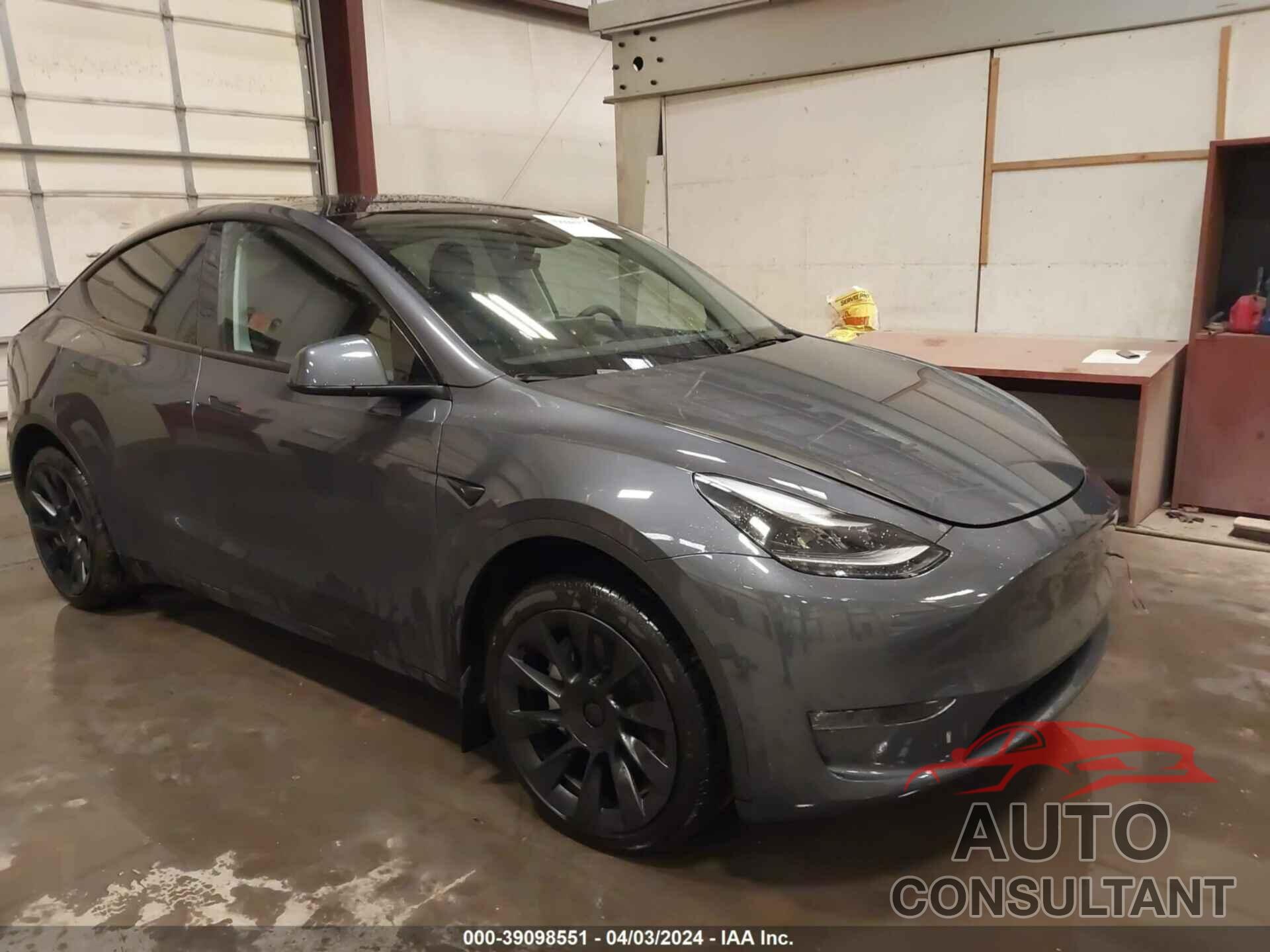 TESLA MODEL Y 2023 - 7SAYGDEE5PF889919