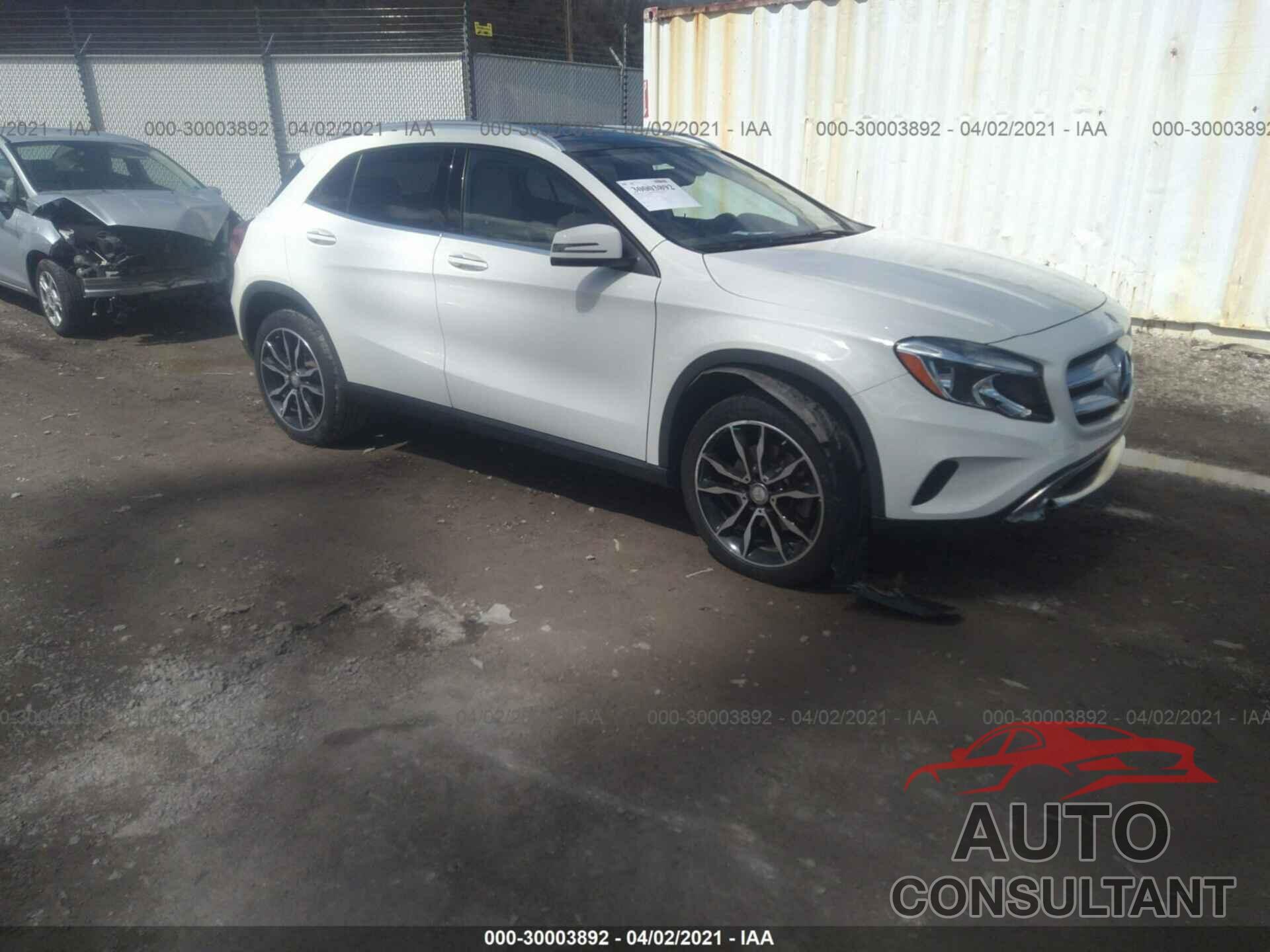 MERCEDES-BENZ GLA 2017 - WDCTG4GB4HJ339335