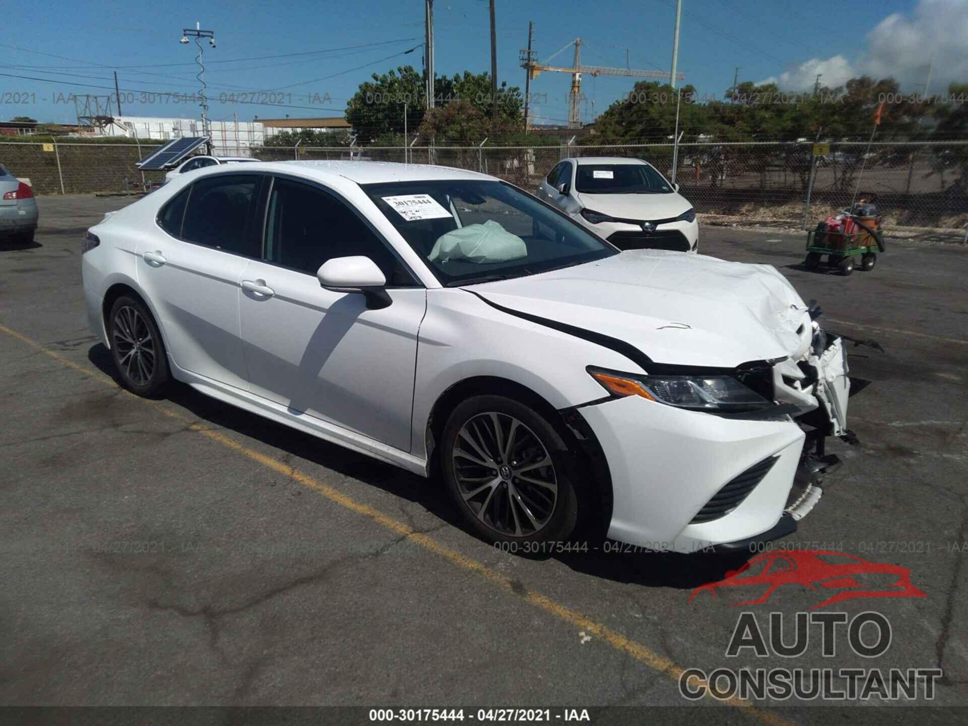 TOYOTA CAMRY 2019 - 4T1B11HK2KU208938