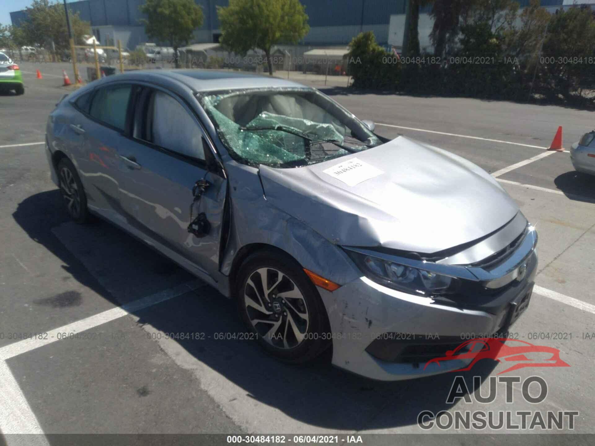 HONDA CIVIC SEDAN 2018 - 2HGFC2F74JH519245