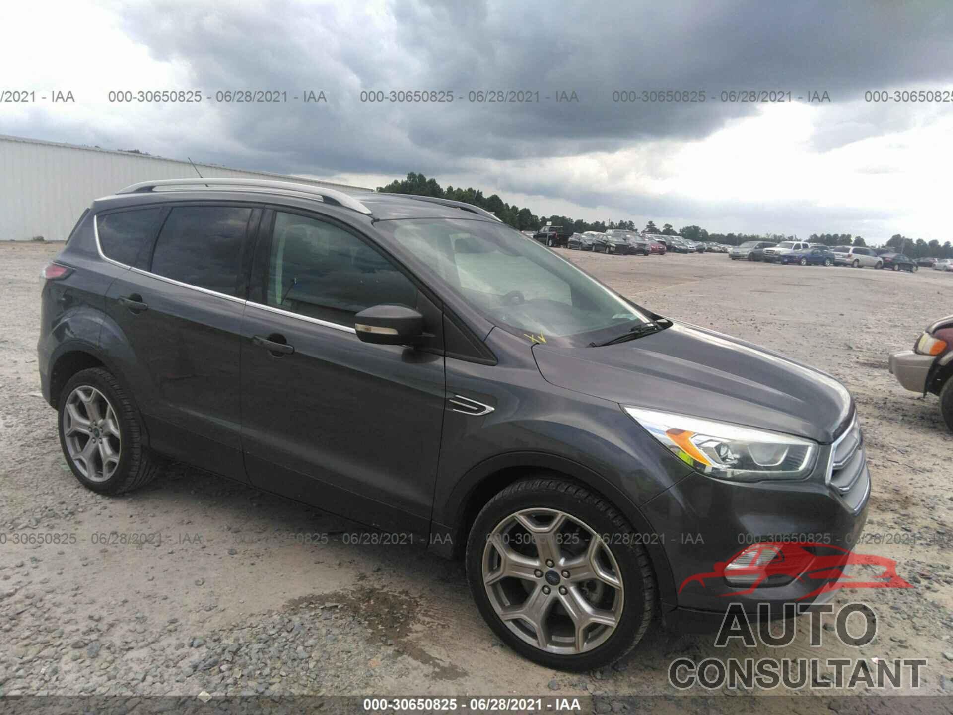 FORD ESCAPE 2017 - 1FMCU0J98HUA22763