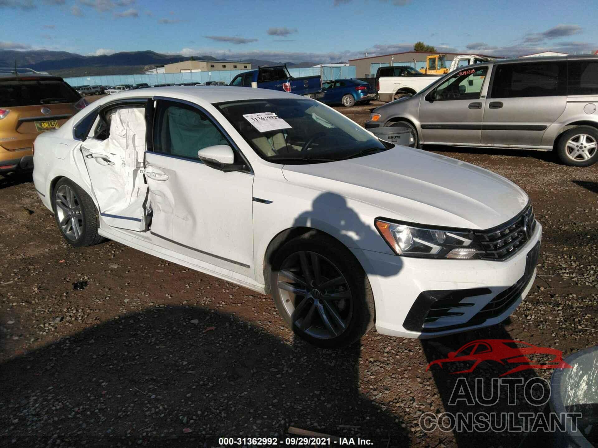 VOLKSWAGEN PASSAT 2017 - 1VWDT7A38HC022622