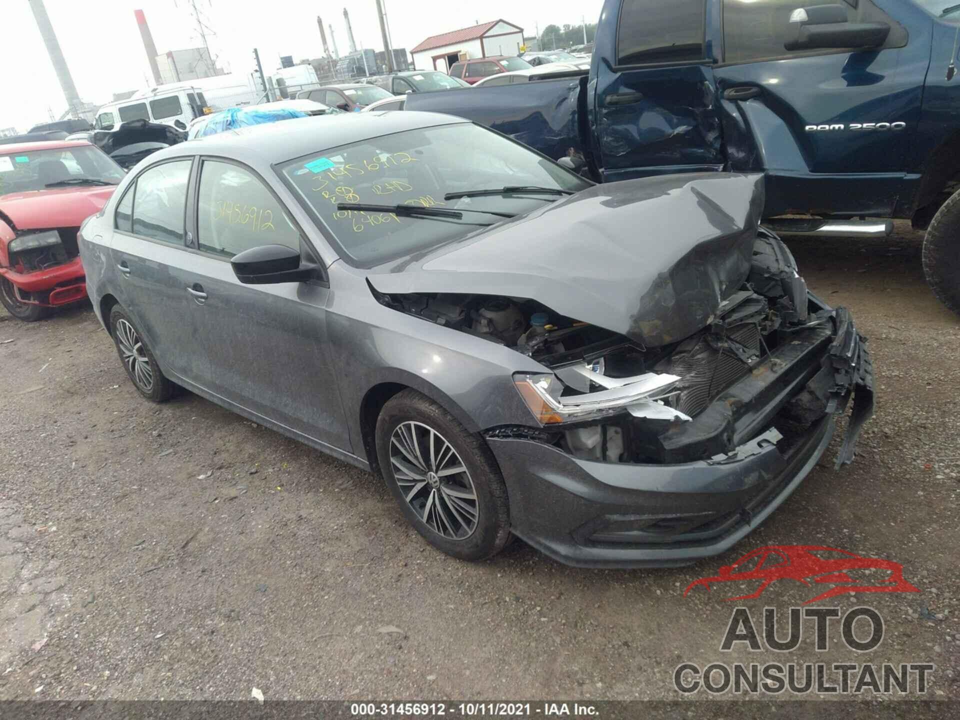 VOLKSWAGEN JETTA 2018 - 3VWDB7AJ4JM205425