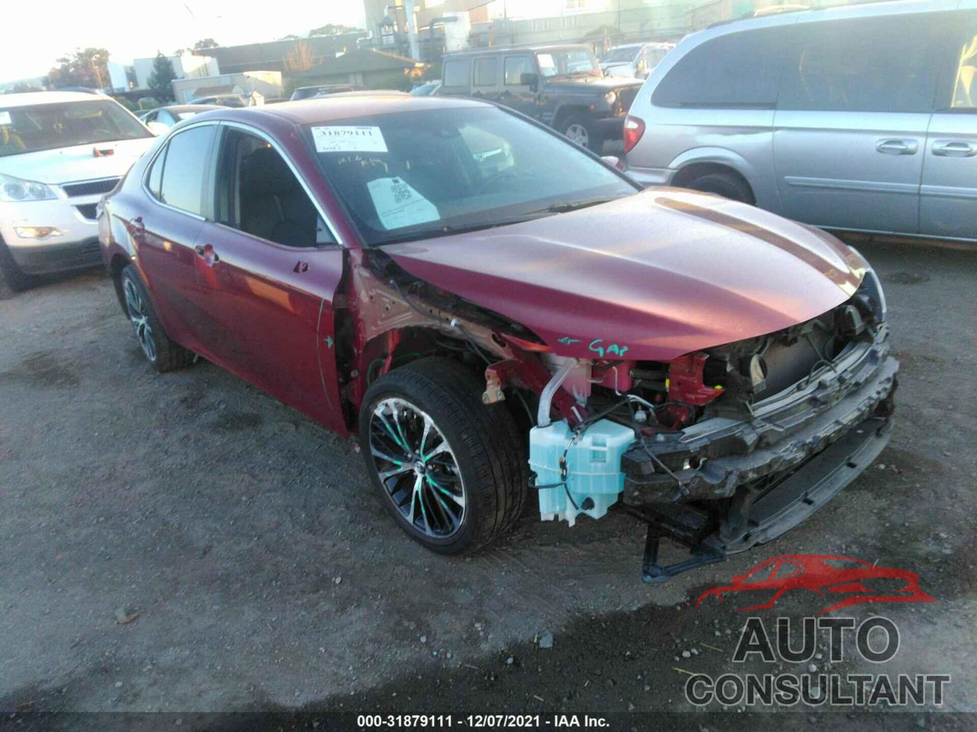 TOYOTA CAMRY 2018 - 4T1B21HK1JU506165