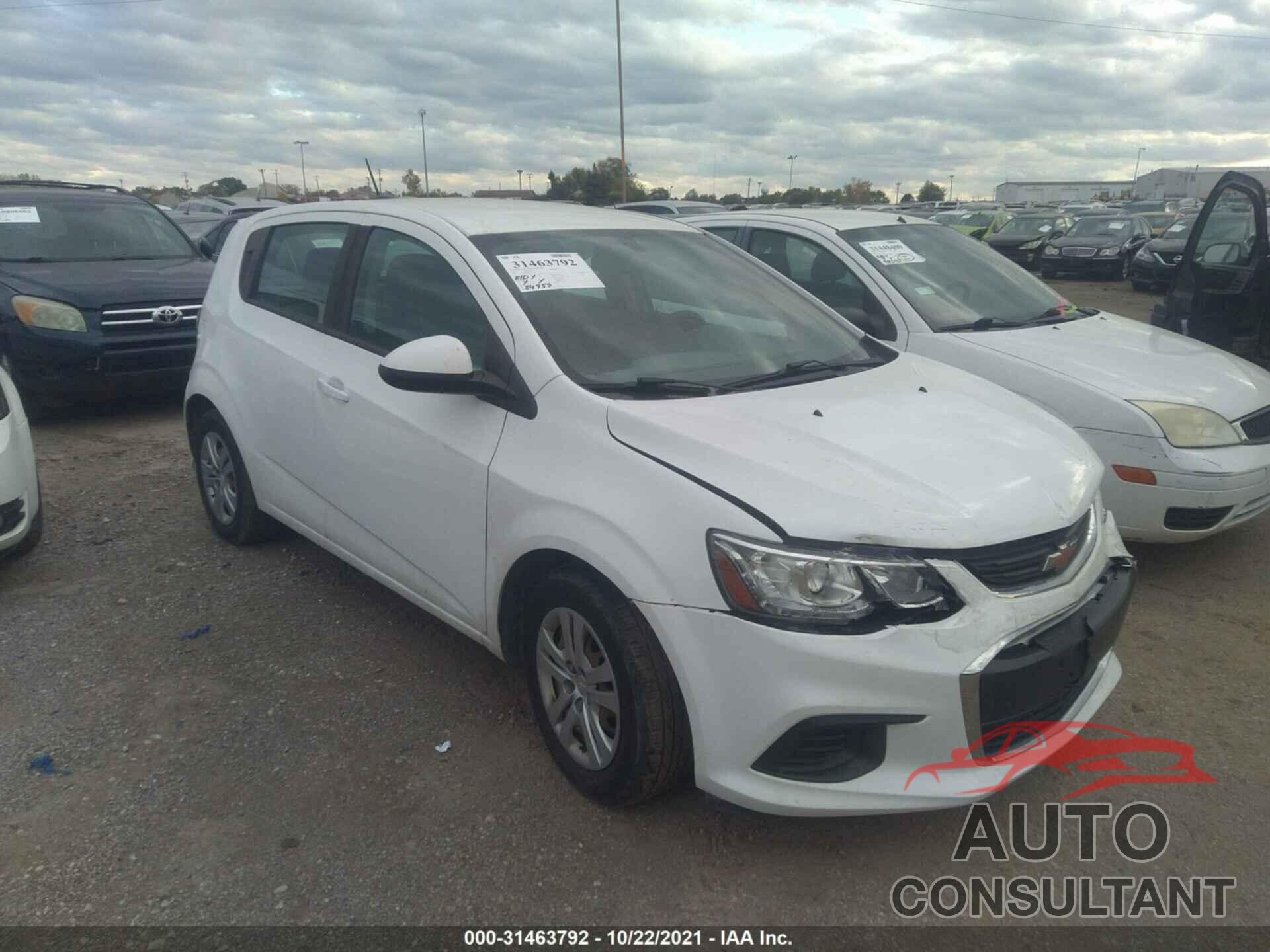 CHEVROLET SONIC 2017 - 1G1JG6SH2H4144720