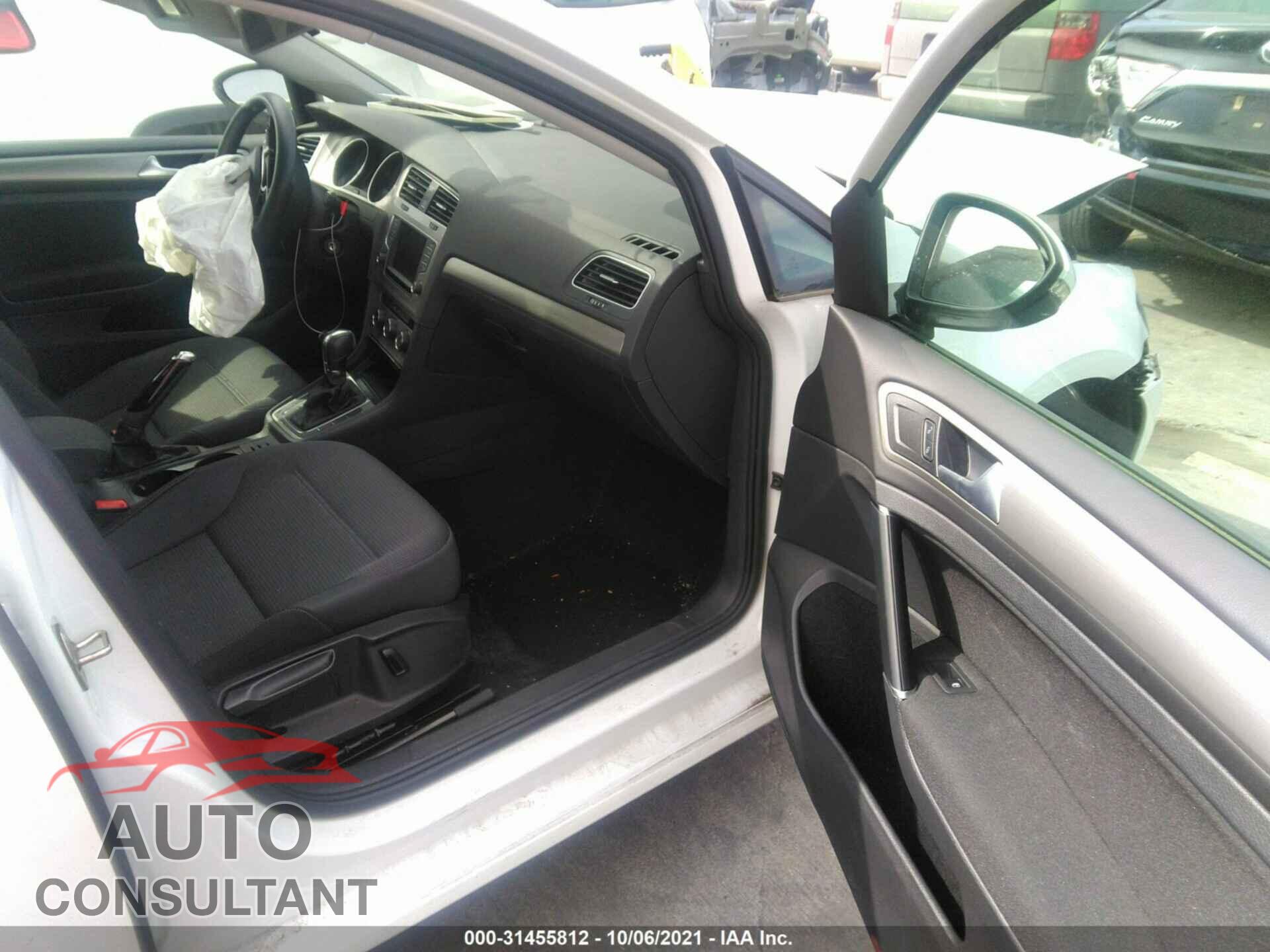 VOLKSWAGEN GOLF 2017 - 3VW217AUXHM068621