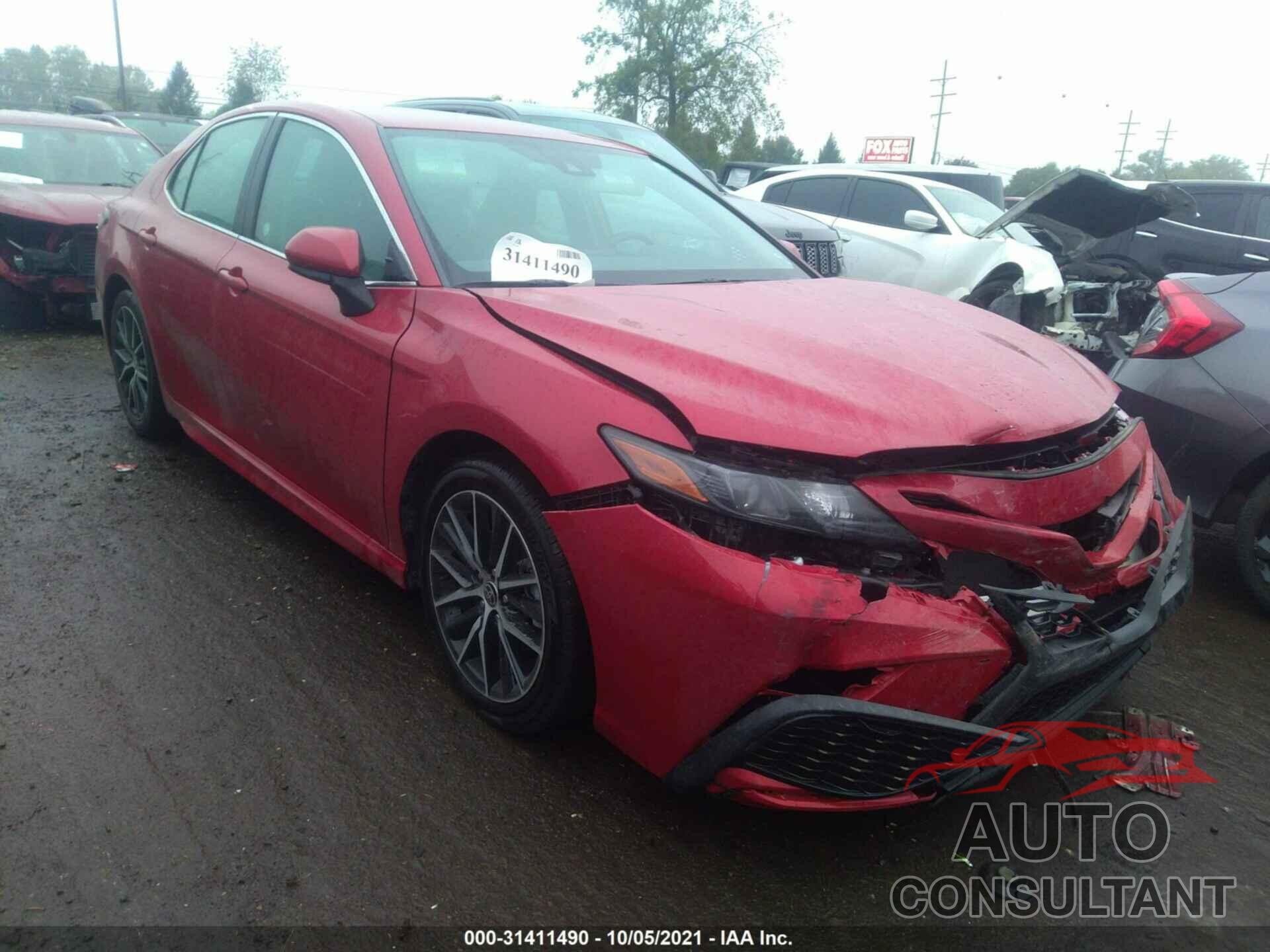 TOYOTA CAMRY 2021 - 4T1G11AKXMU428430