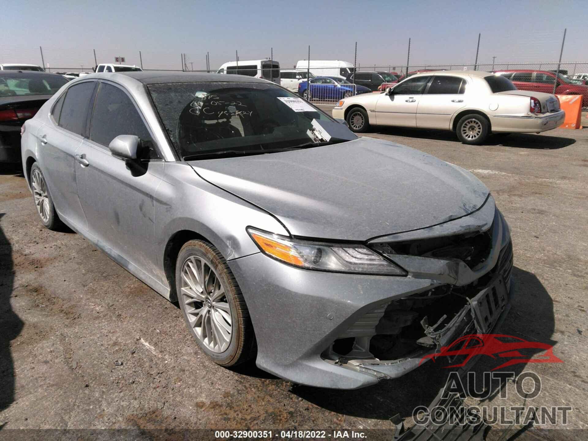 TOYOTA CAMRY 2018 - 4T1B11HK7JU040700