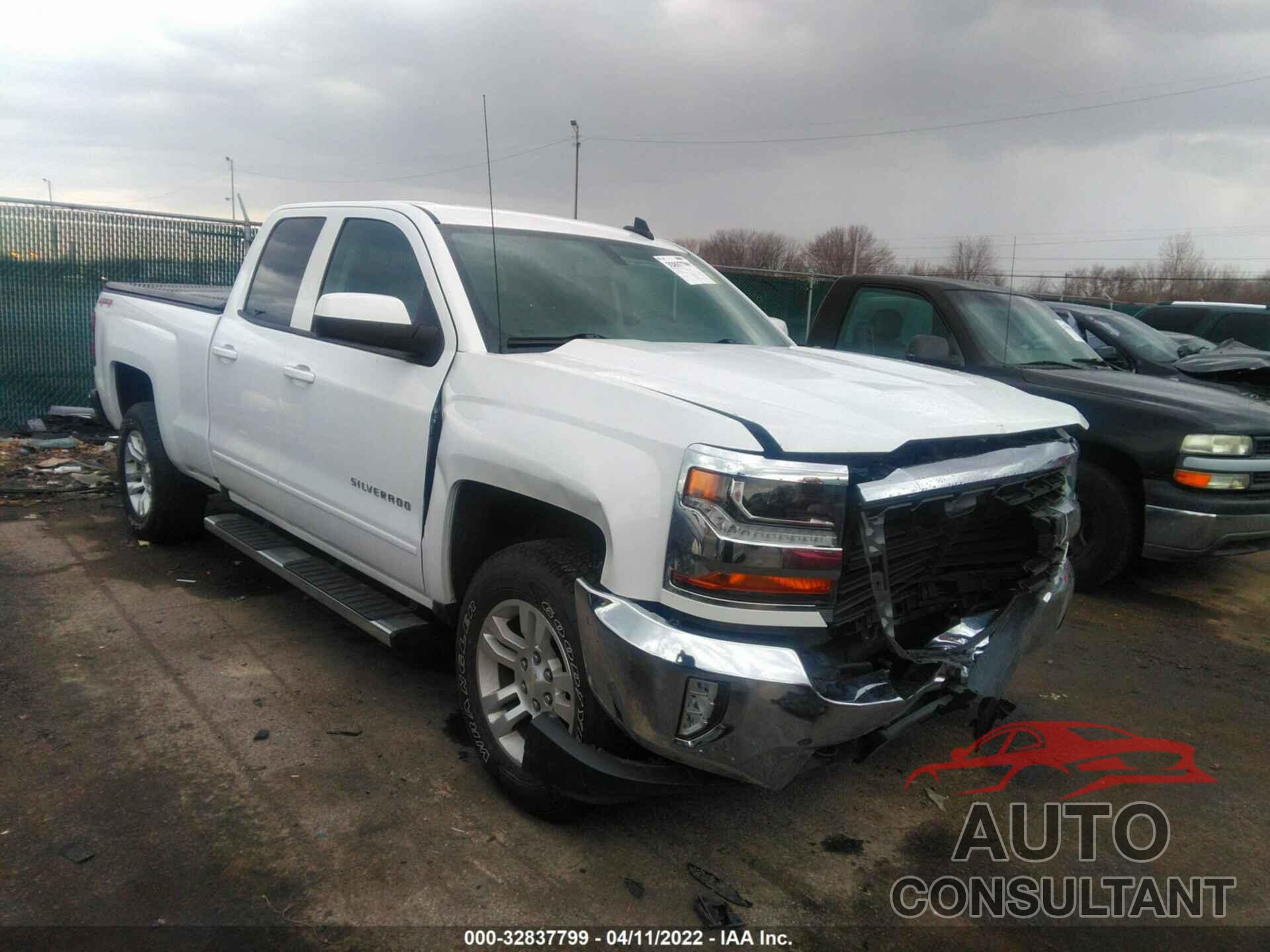 CHEVROLET SILVERADO 1500 2017 - 1GCVKREC2HZ209495