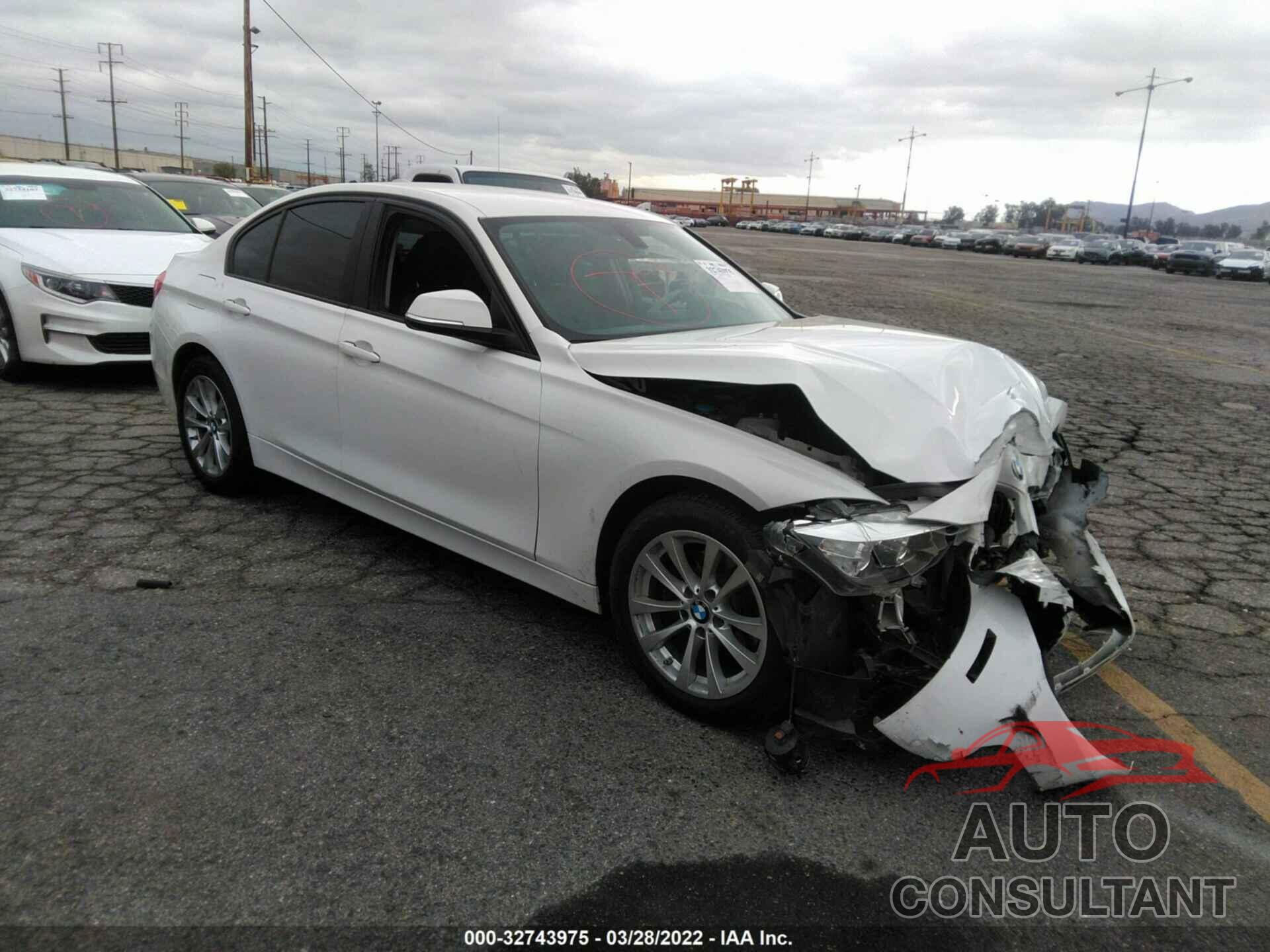 BMW 3 SERIES 2016 - WBA8E1G52GNU11969