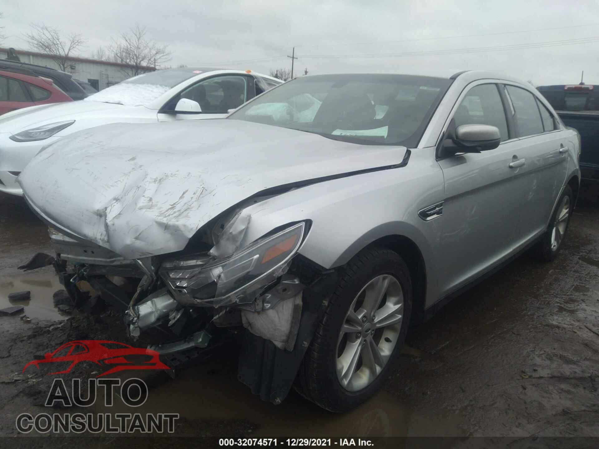 FORD TAURUS 2018 - 1FAHP2E84JG131522