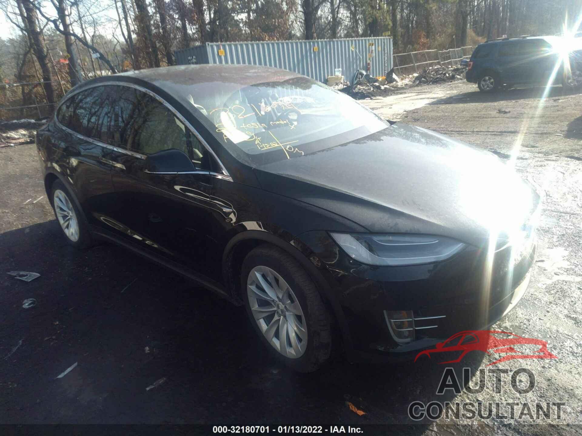 TESLA MODEL X 2020 - 5YJXCDE25LF305121