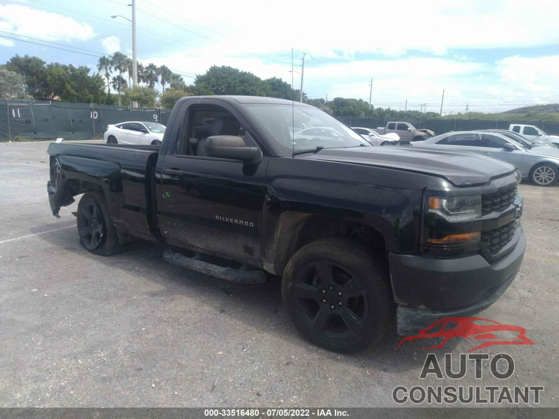 CHEVROLET SILVERADO 1500 2018 - 1GCNCNEC0JZ110685