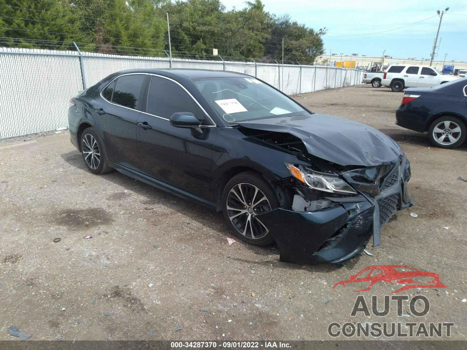 TOYOTA CAMRY 2018 - 4T1B11HK4JU660176