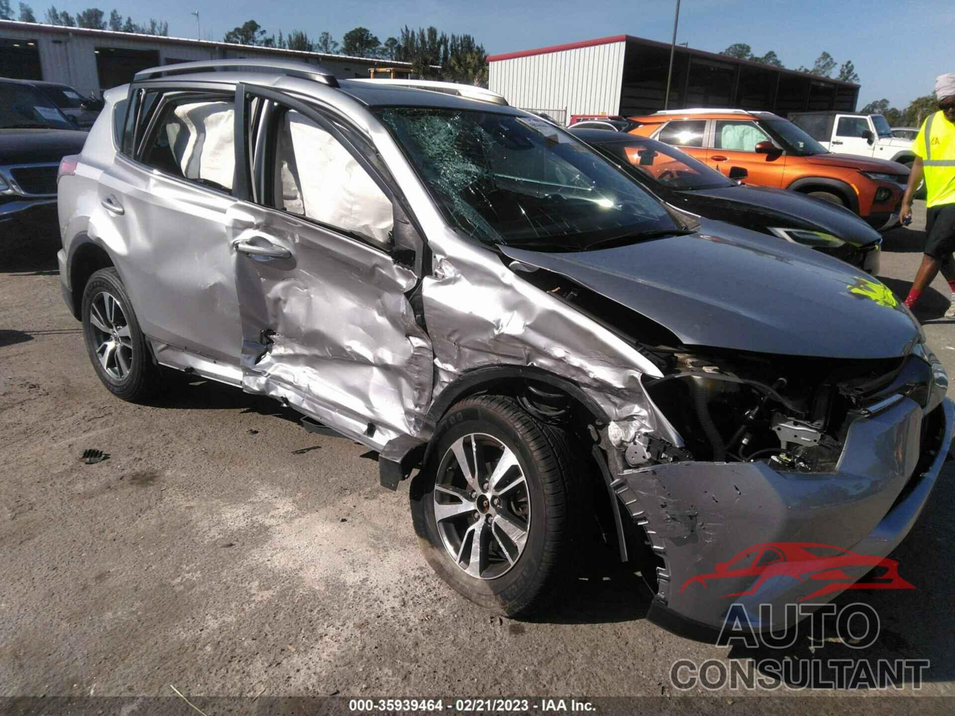TOYOTA RAV4 2018 - JTMWFREV8JJ174606