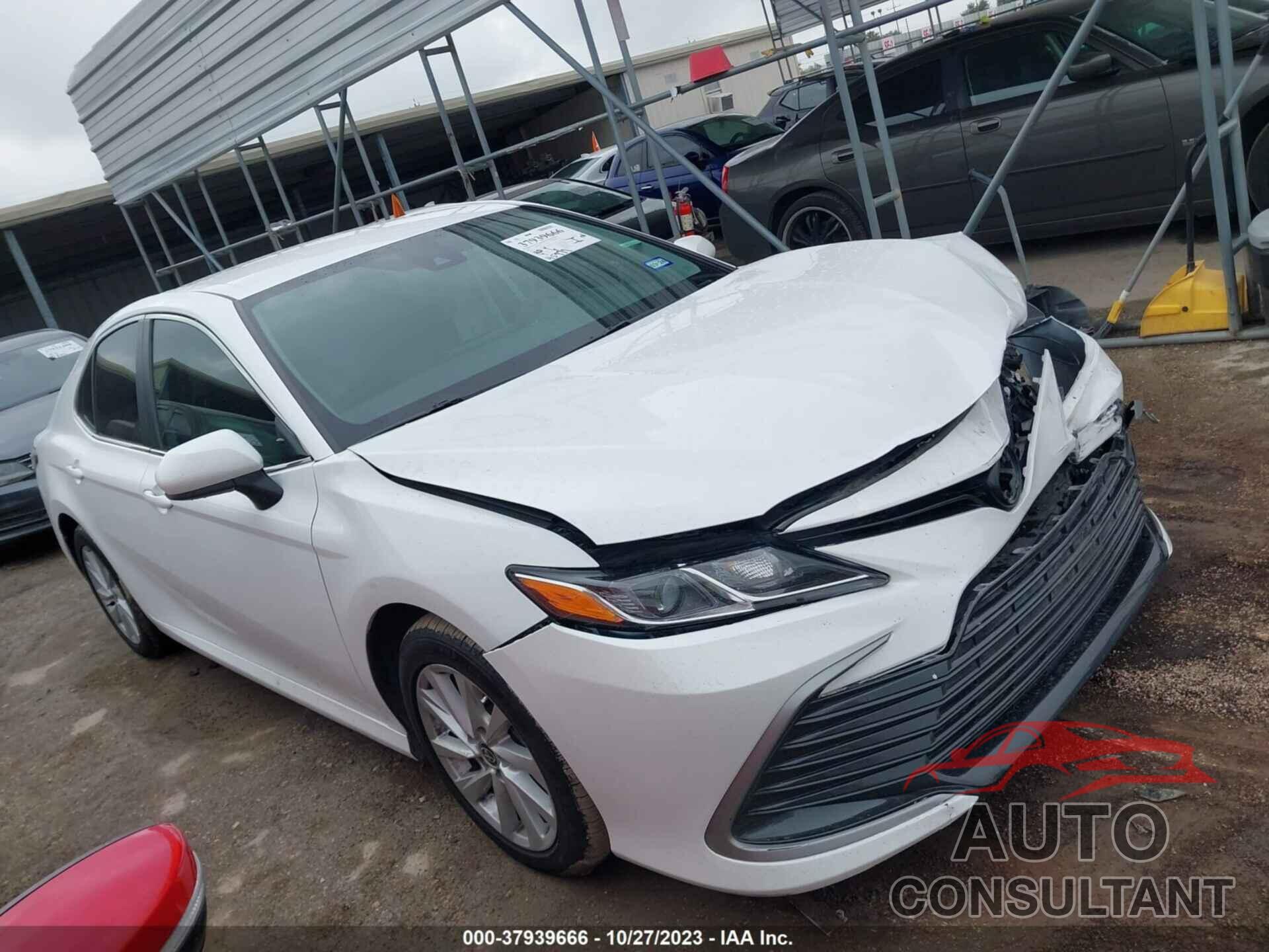 TOYOTA CAMRY 2022 - 4T1C11AK7NU639424