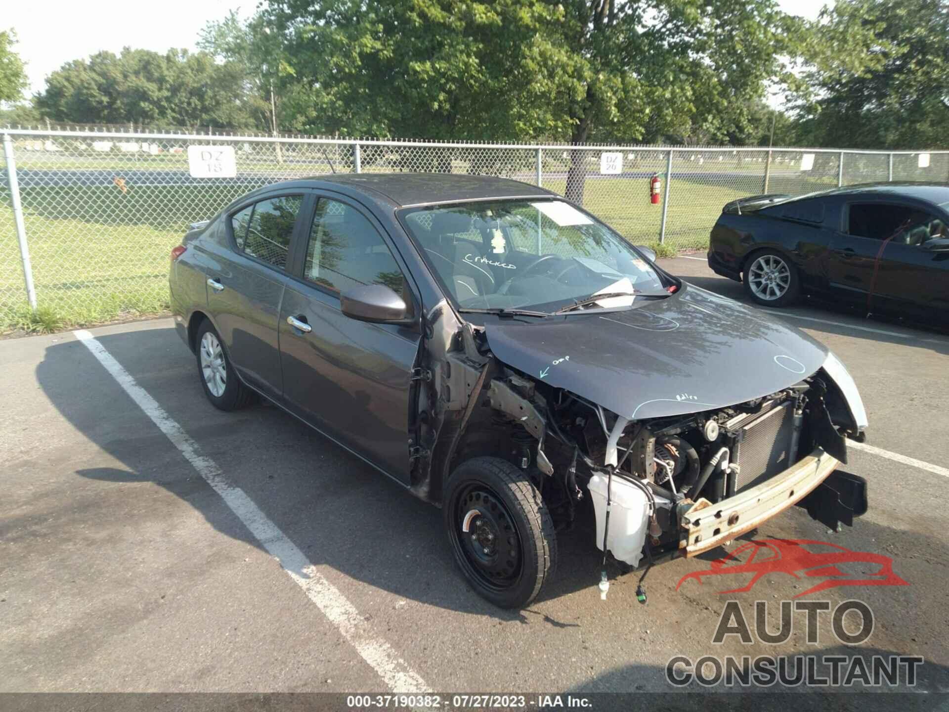 NISSAN VERSA 2017 - 3N1CN7AP7HL866928