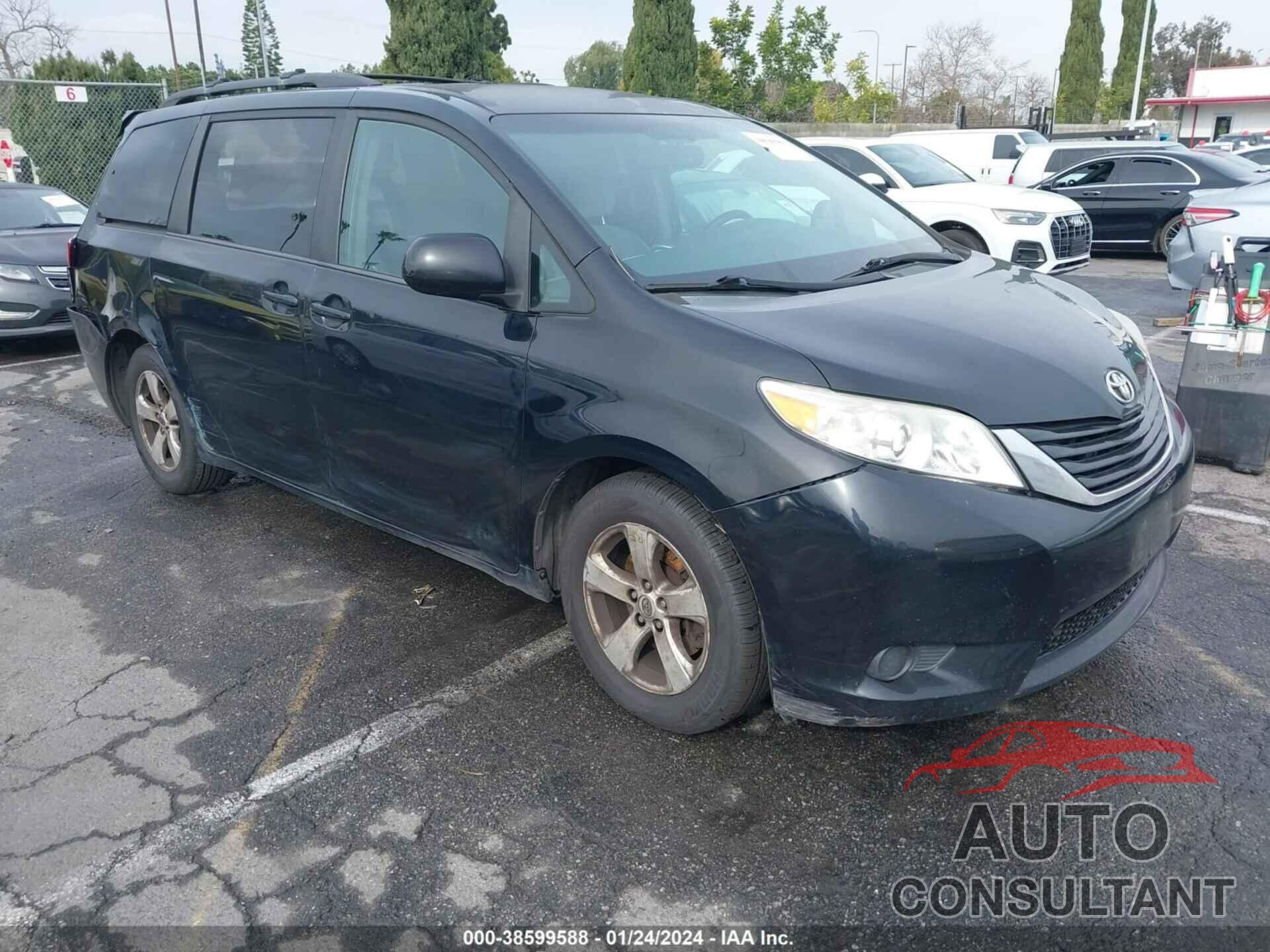 TOYOTA SIENNA 2016 - 5TDKK3DC9GS718842