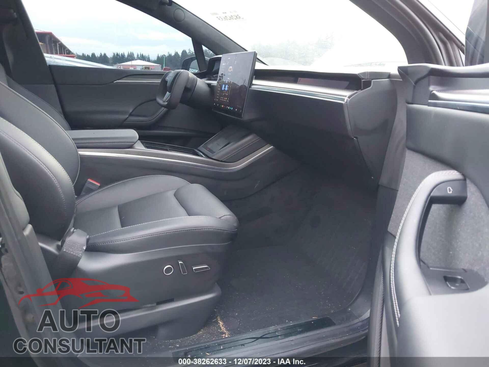 TESLA MODEL X 2023 - 7SAXCBE68PF383473
