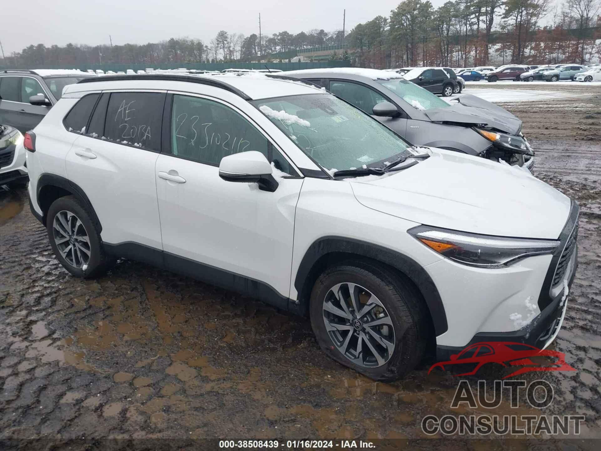TOYOTA COROLLA CROSS 2022 - 7MUEAABG4NV041034