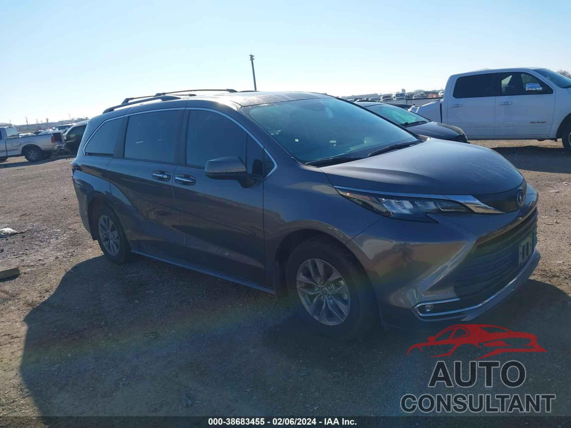 TOYOTA SIENNA 2024 - 5TDYRKEC7RS183785