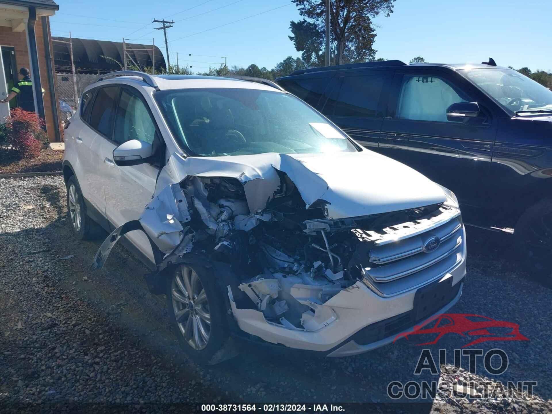 FORD ESCAPE 2017 - 1FMCU9JD1HUC37605