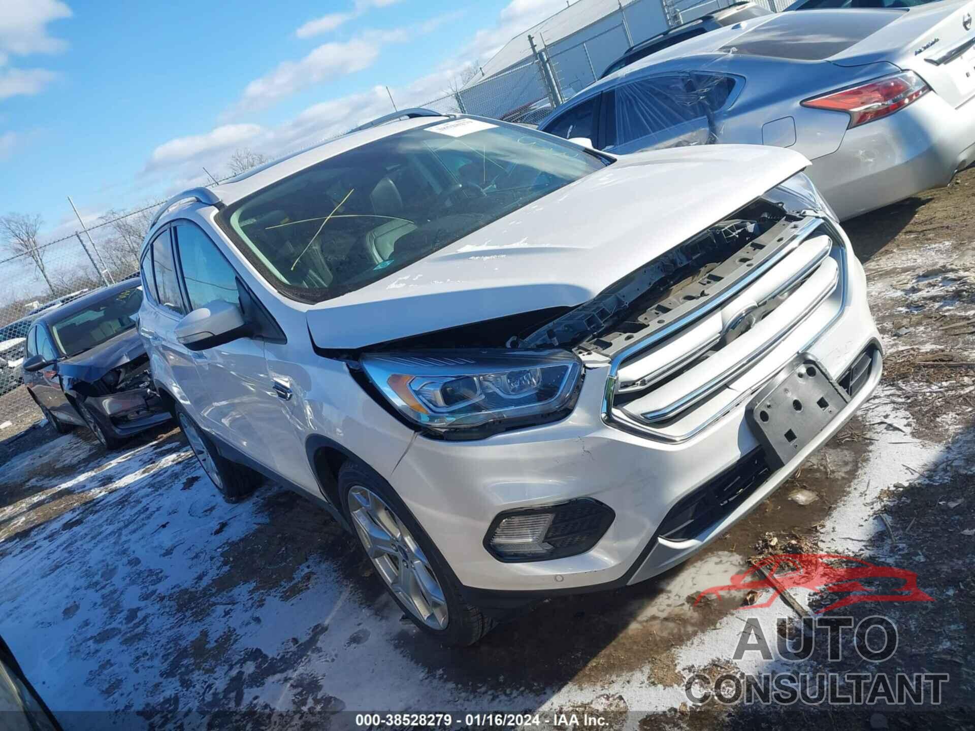 FORD ESCAPE 2018 - 1FMCU9J93JUB55635