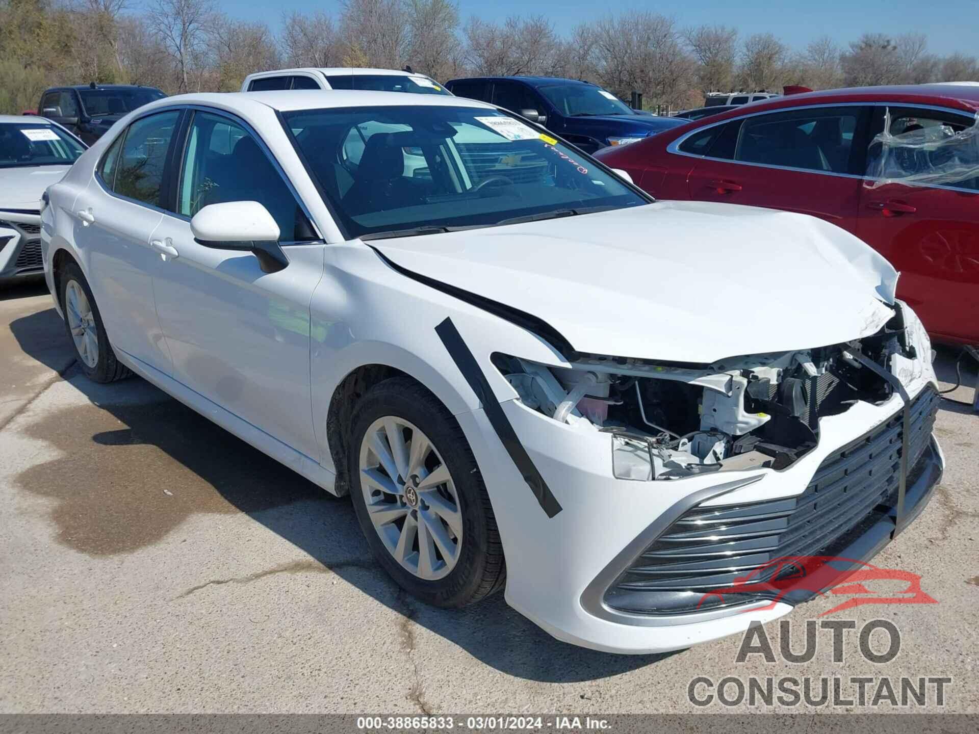 TOYOTA CAMRY 2022 - 4T1C11AK8NU642638
