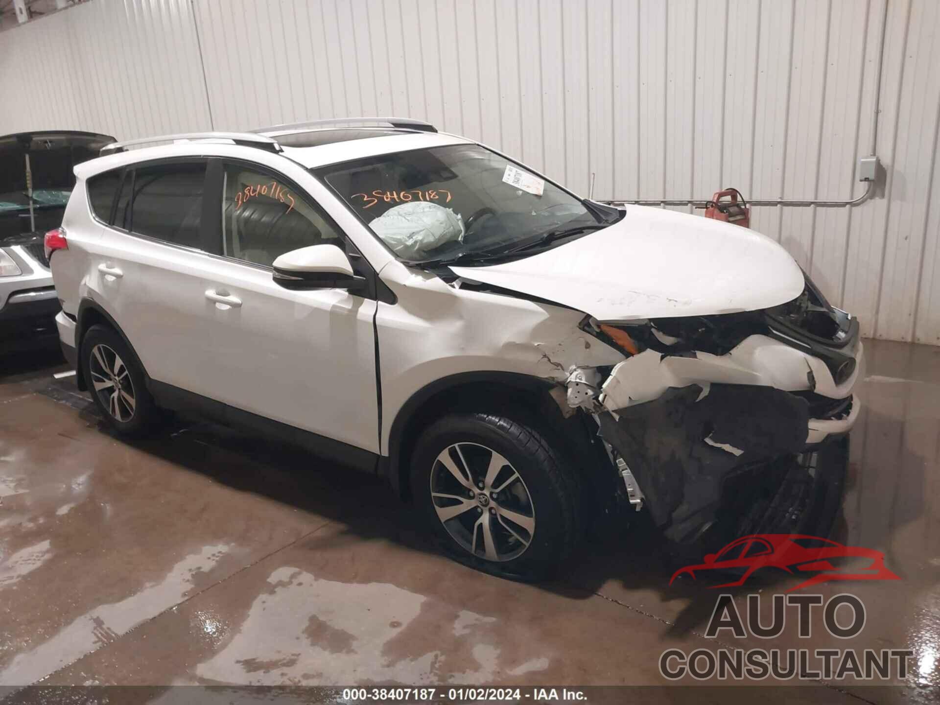 TOYOTA RAV4 2018 - JTMRFREV8JD233231