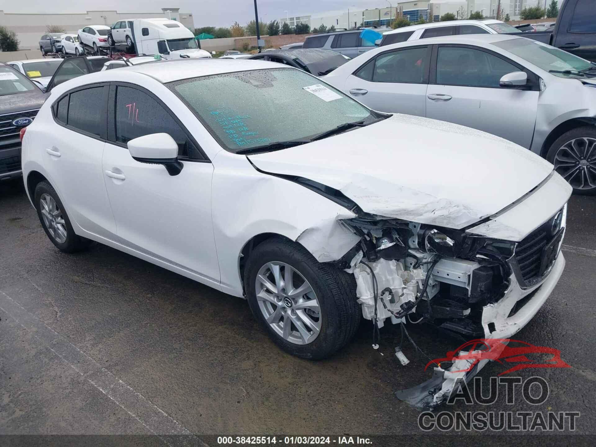 MAZDA MAZDA3 2018 - 3MZBN1K76JM233287