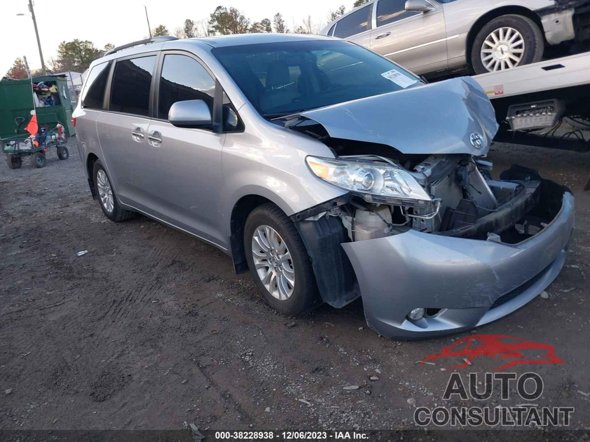 TOYOTA SIENNA 2015 - 5TDYK3DC5FS663332