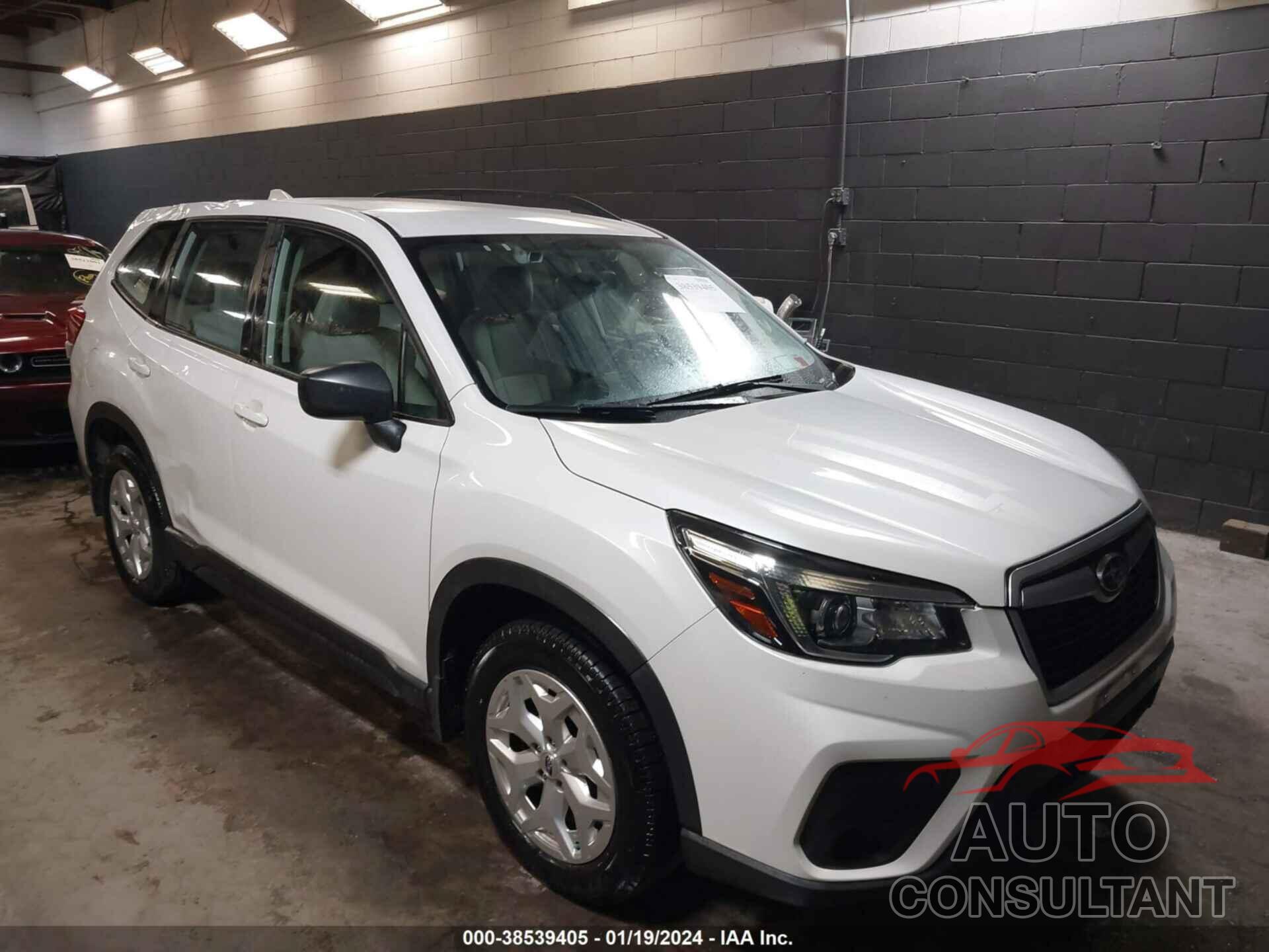 SUBARU FORESTER 2019 - JF2SKACC4KH490401