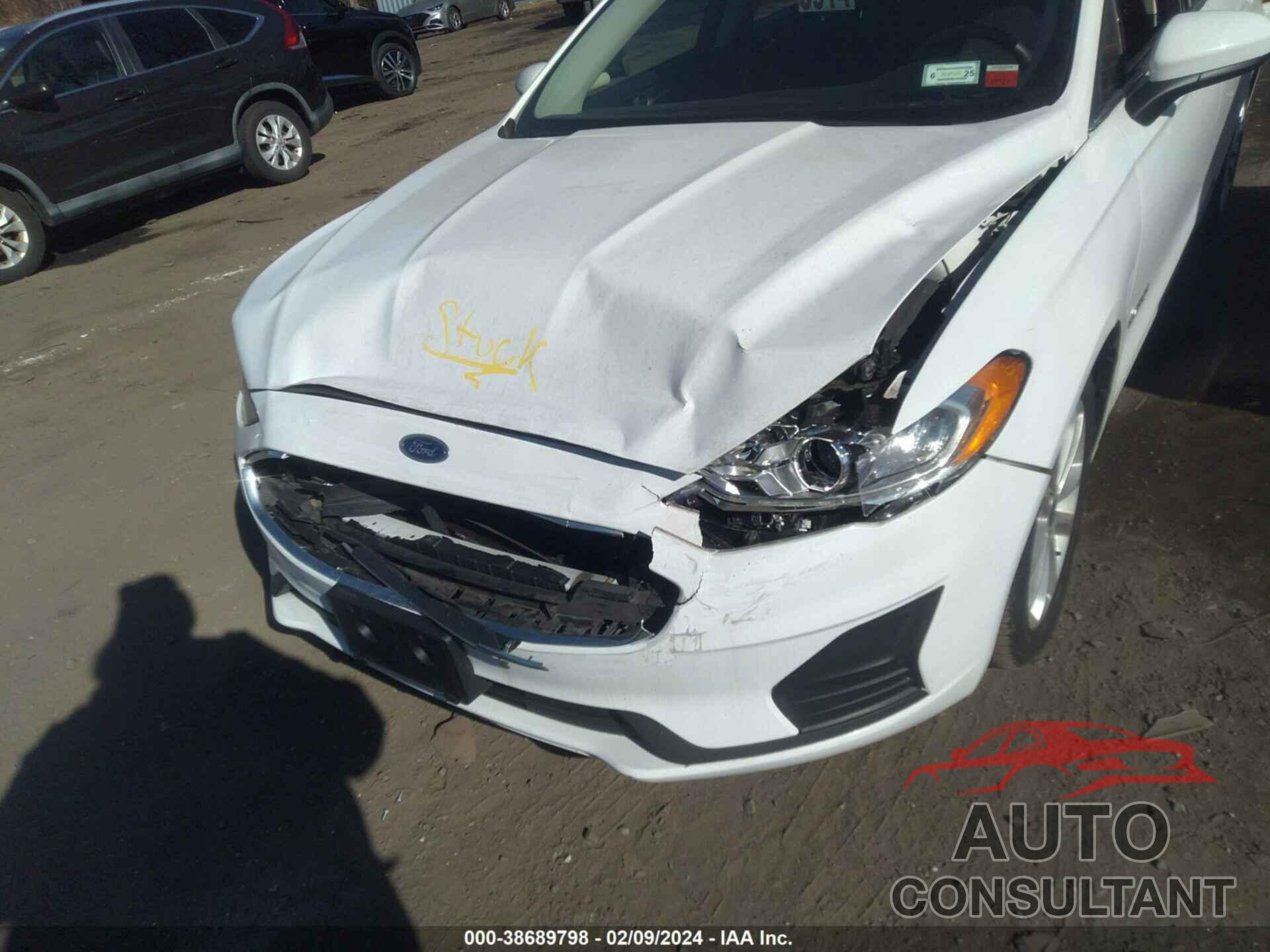 FORD FUSION HYBRID 2019 - 3FA6P0LU0KR137467