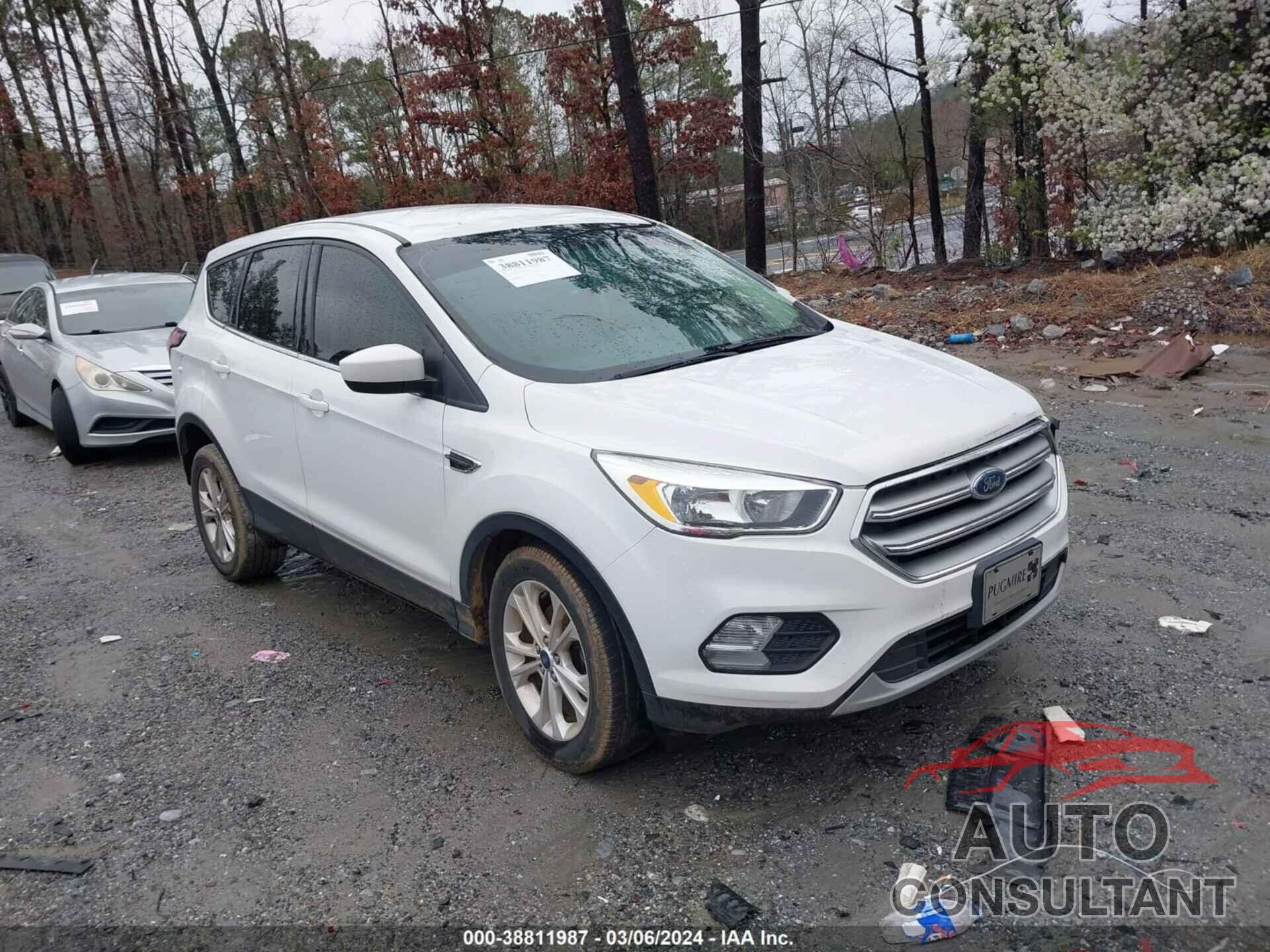 FORD ESCAPE 2017 - 1FMCU0GD3HUE84174