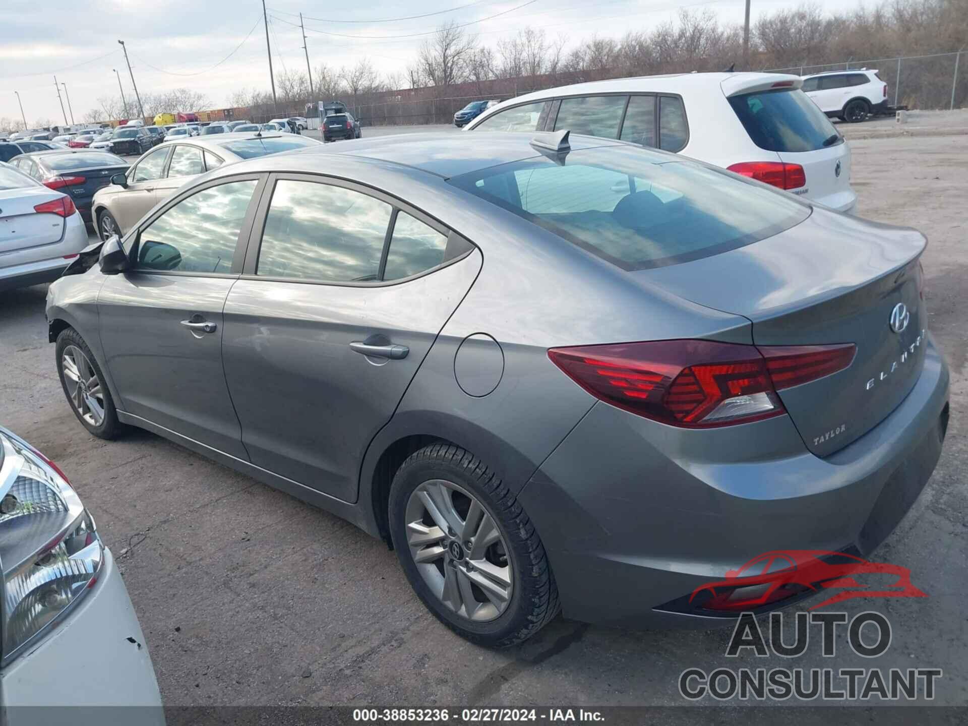 HYUNDAI ELANTRA 2019 - 5NPD84LF8KH427546