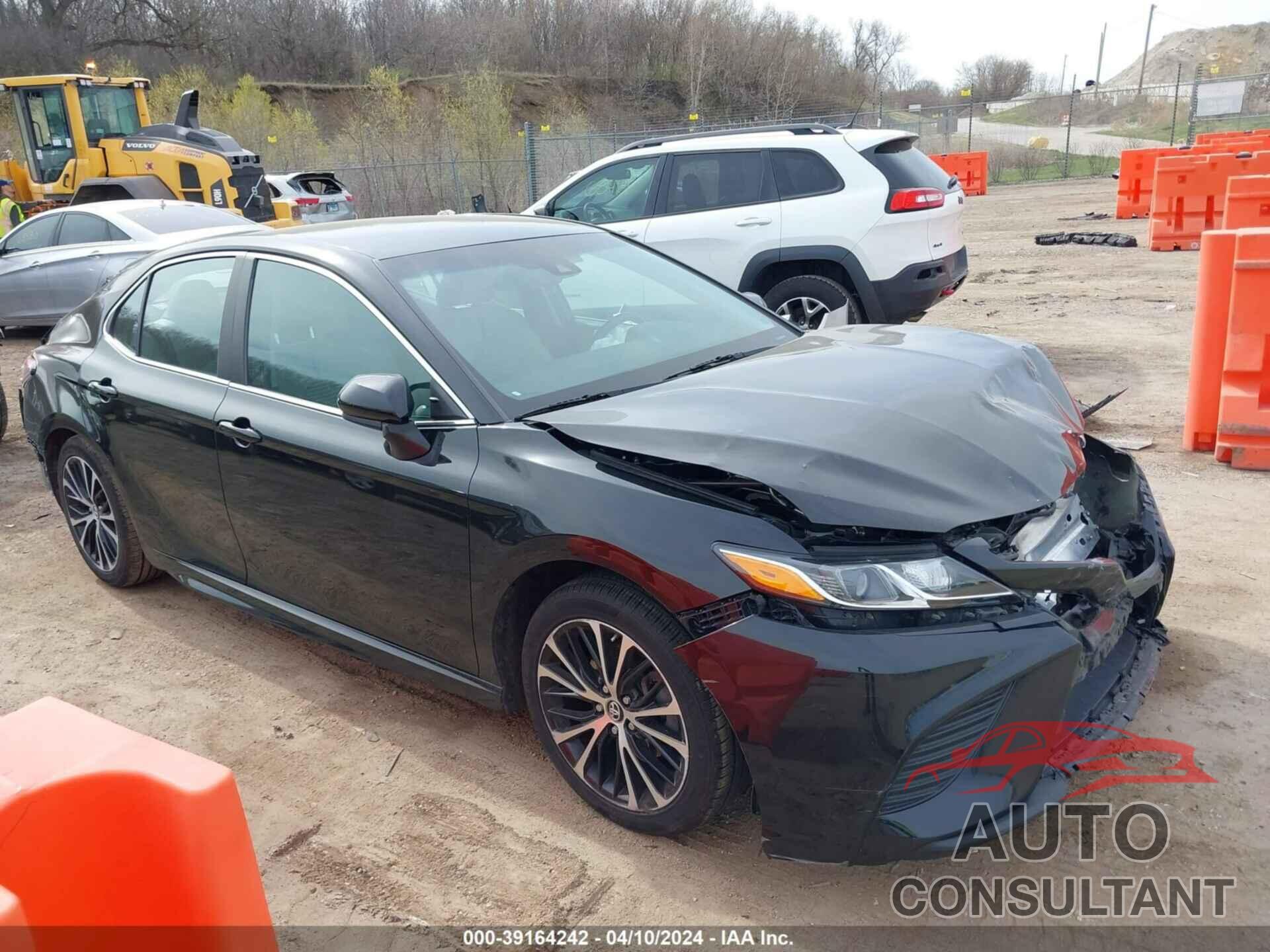 TOYOTA CAMRY 2018 - 4T1B11HK9JU578542