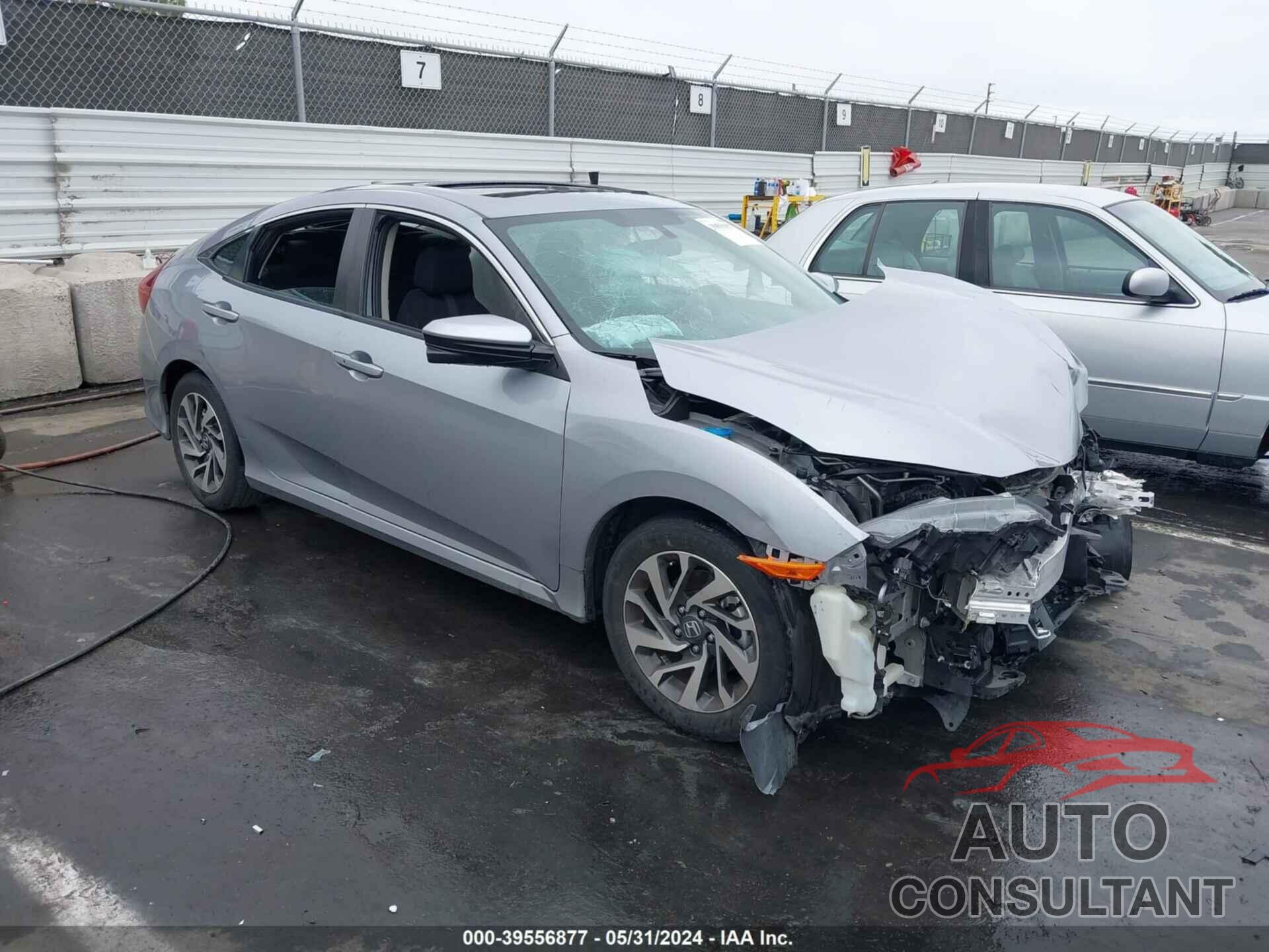 HONDA CIVIC 2018 - 2HGFC2F74JH529984