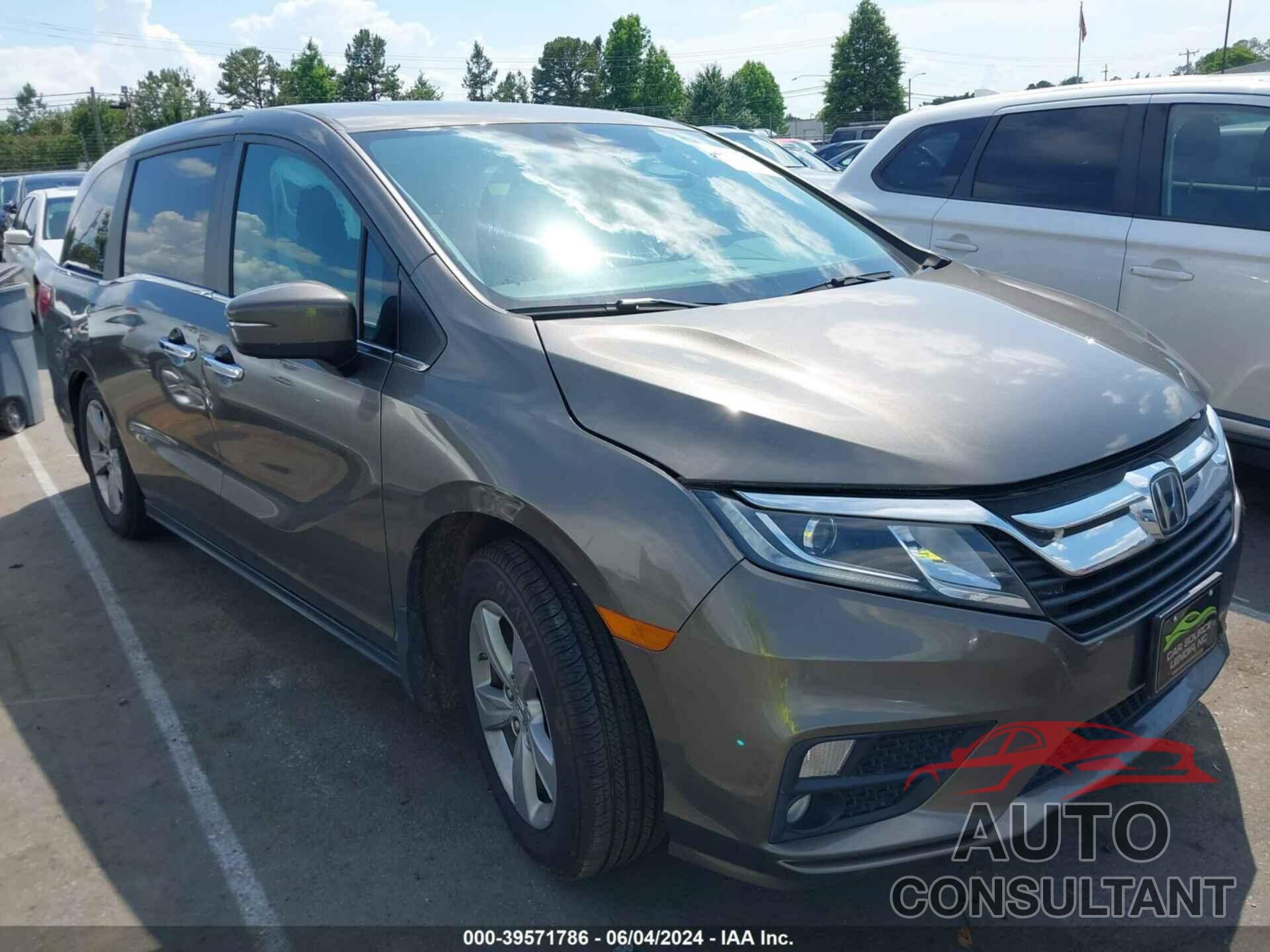 HONDA ODYSSEY 2018 - 5FNRL6H74JB014926