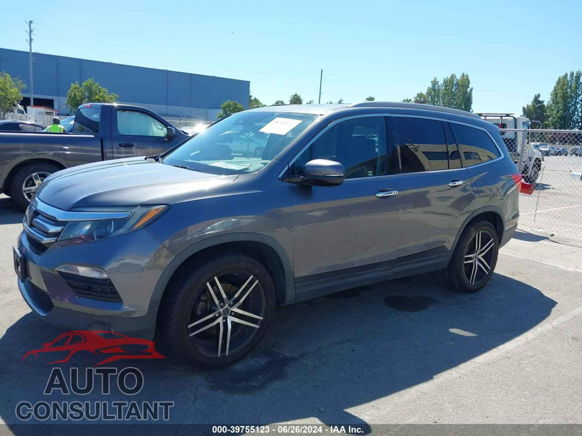 HONDA PILOT 2017 - 5FNYF6H08HB001788