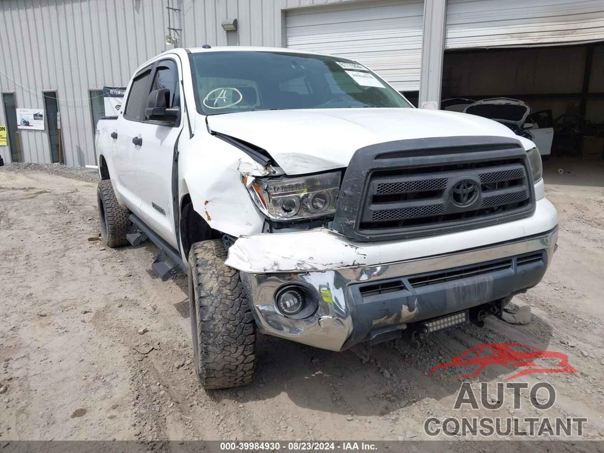 TOYOTA TUNDRA 2011 - 5TFDW5F18BX175300