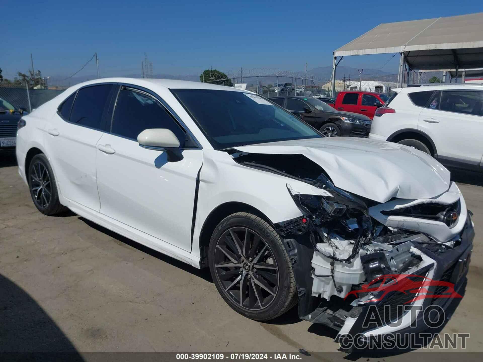 TOYOTA CAMRY 2022 - 4T1G11AK1NU632762