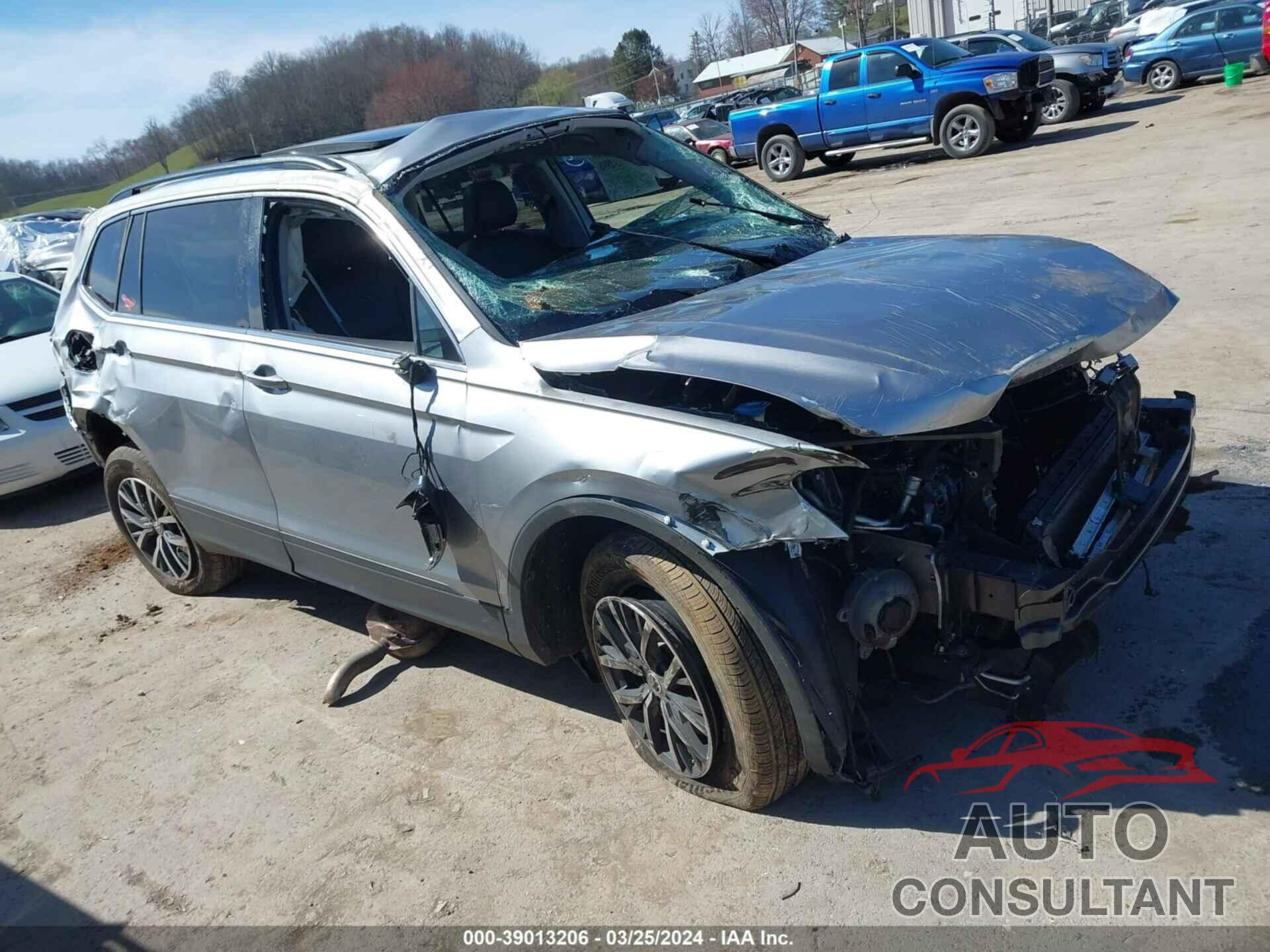 VOLKSWAGEN TIGUAN 2019 - 3VV3B7AXXKM138450