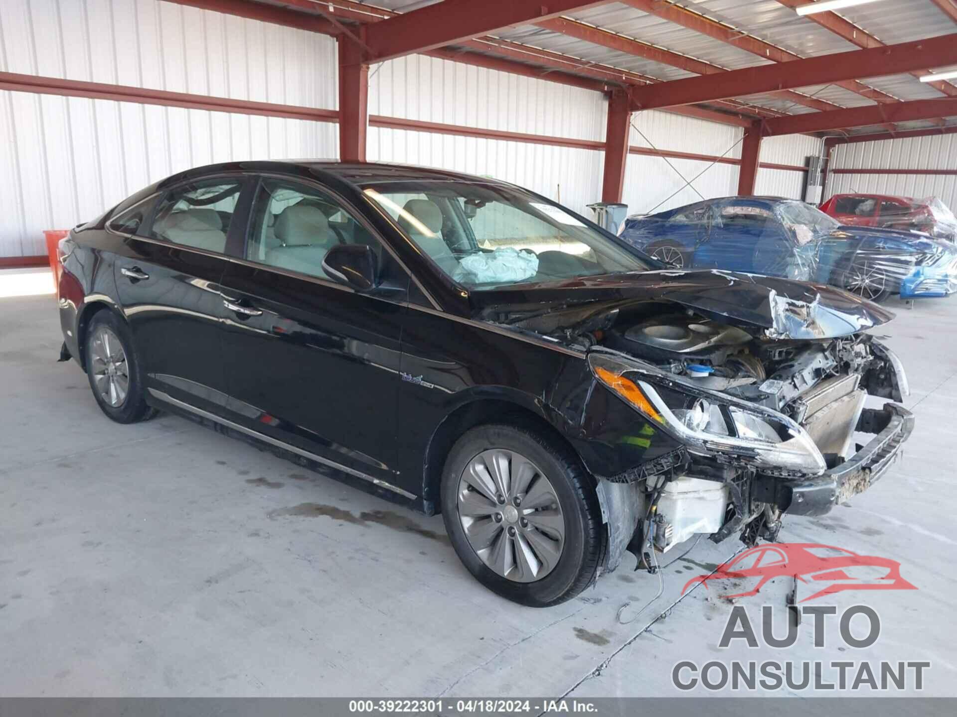 HYUNDAI SONATA HYBRID 2017 - KMHE24L13HA055135