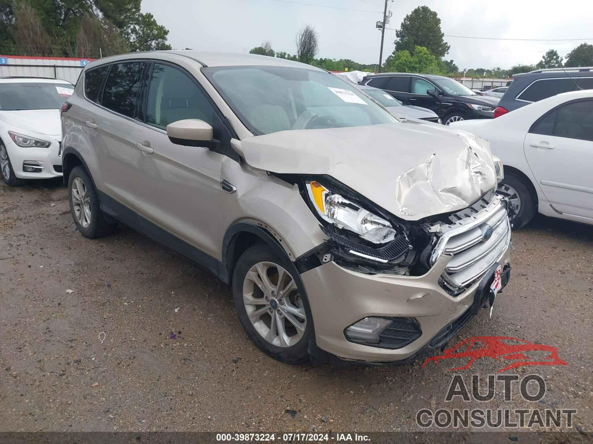 FORD ESCAPE 2017 - 1FMCU0GD6HUD24659