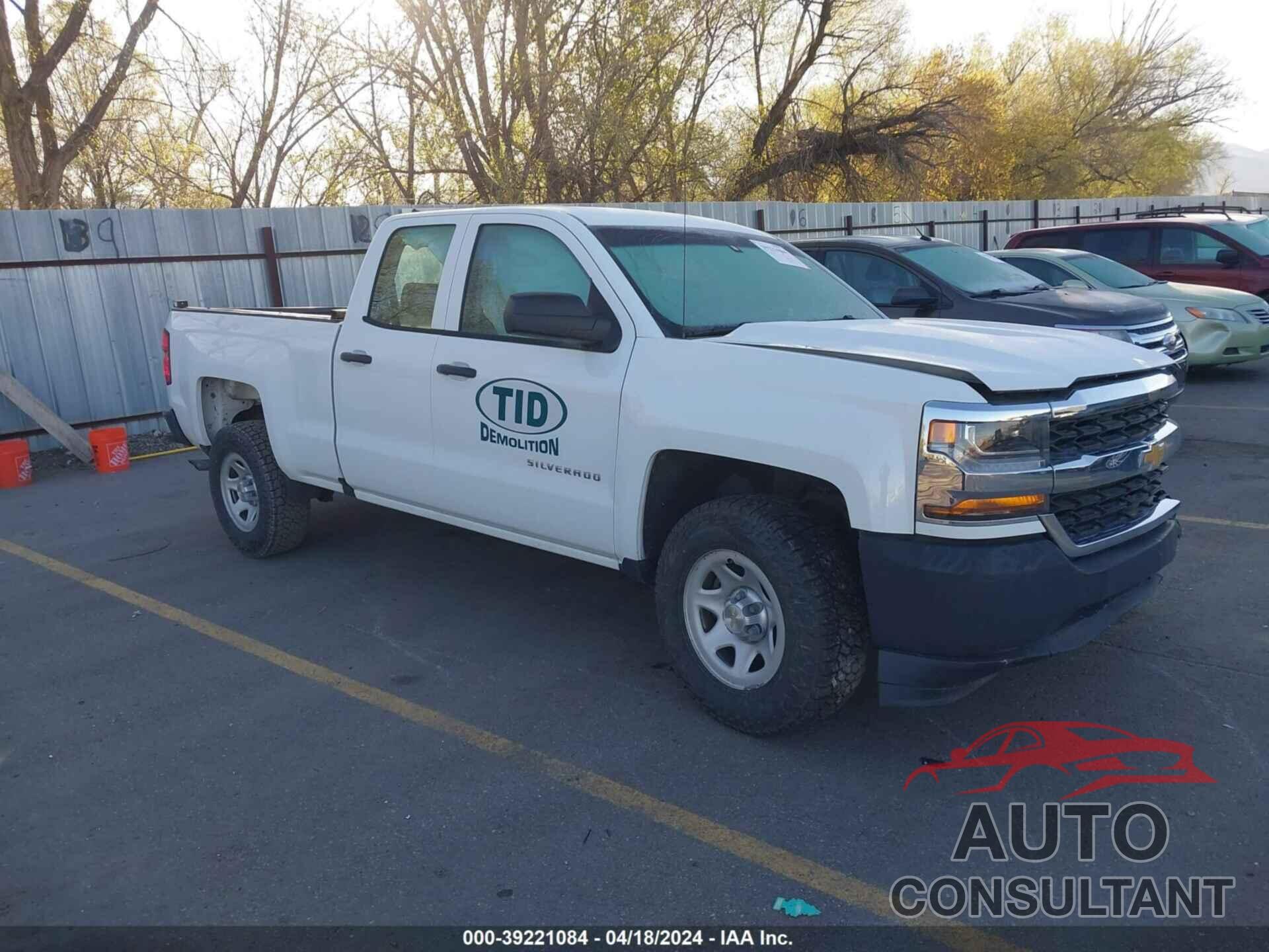 CHEVROLET SILVERADO 1500 2018 - 1GCRCNEH4JZ210320