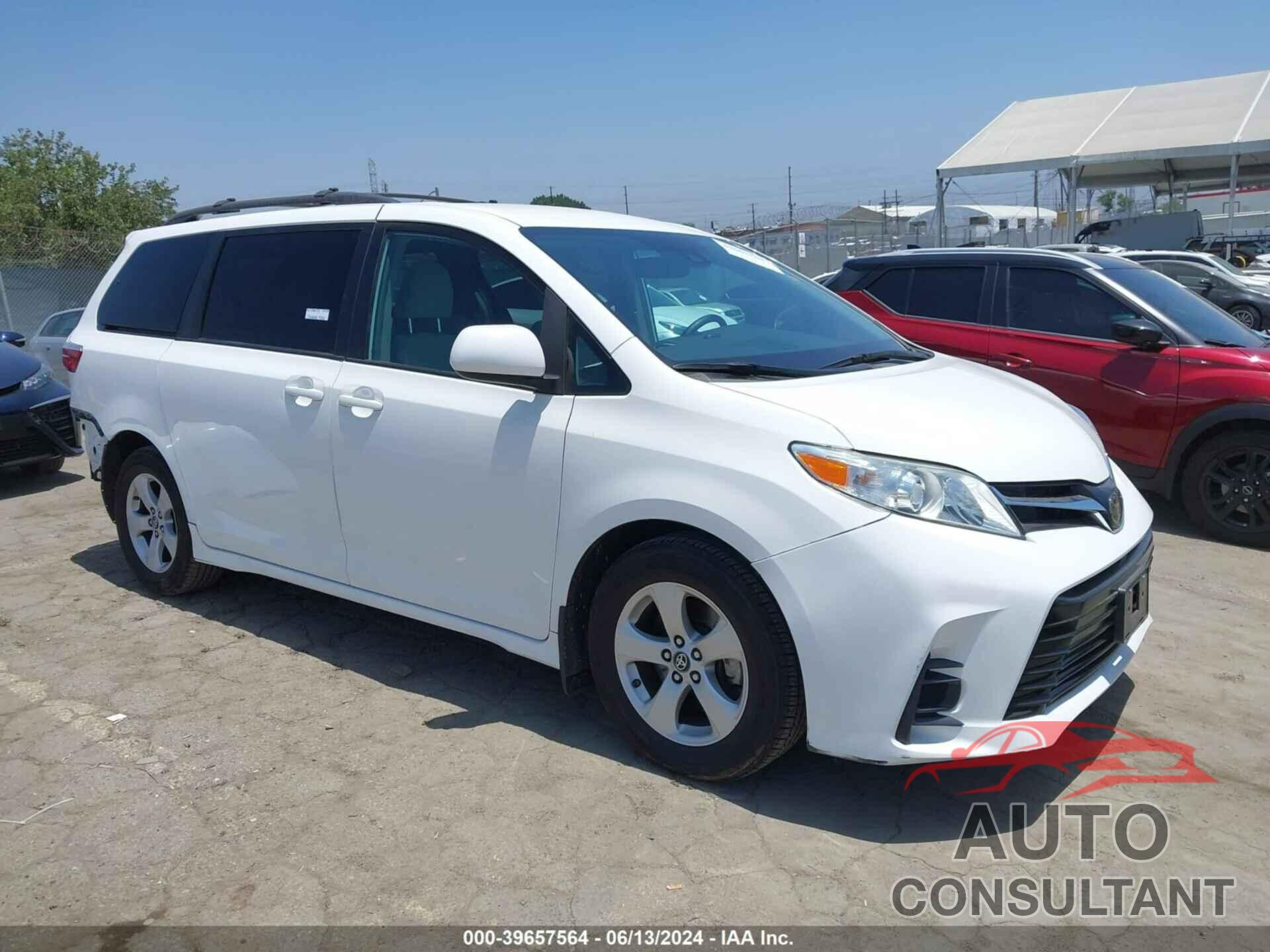 TOYOTA SIENNA 2019 - 5TDKZ3DC1KS993142